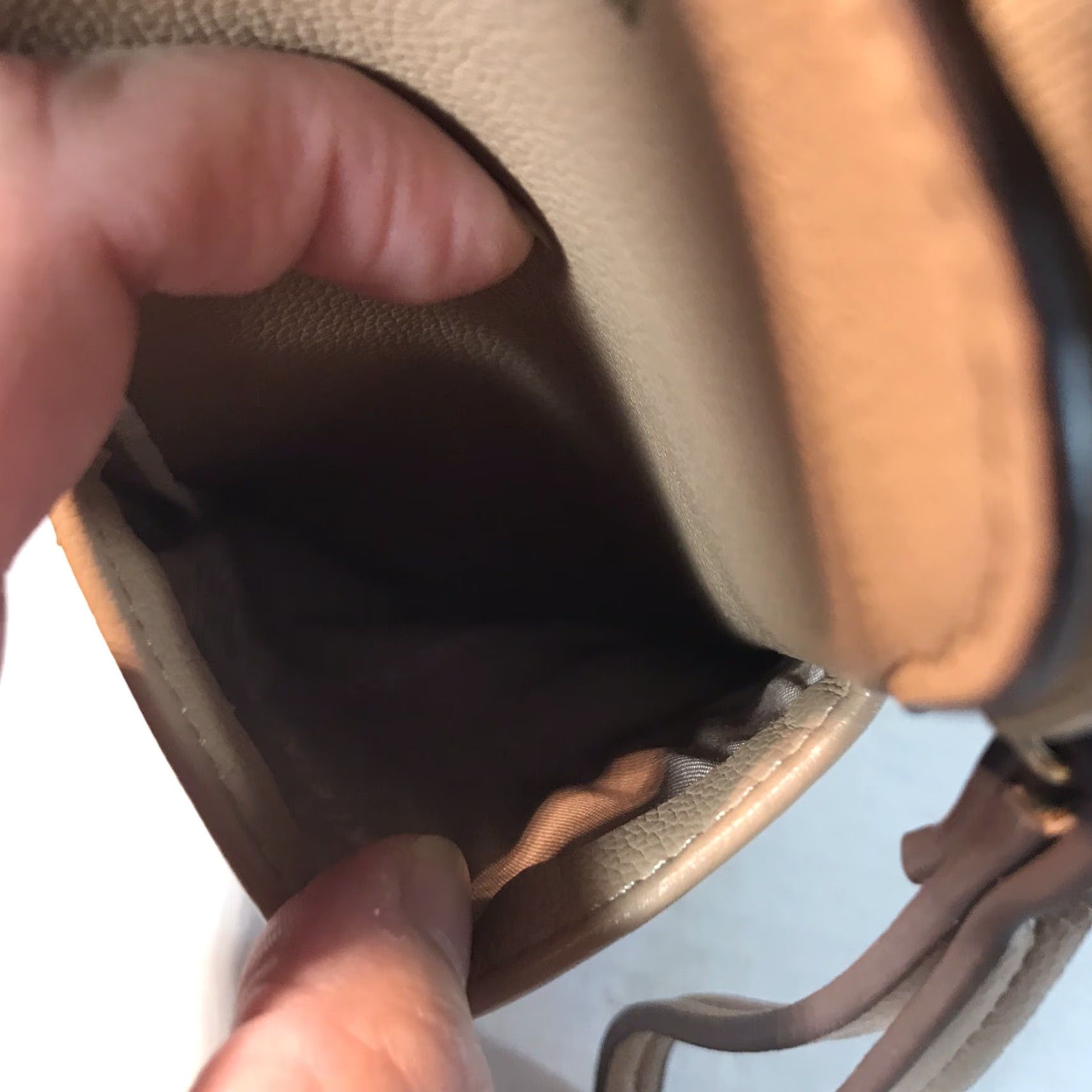 Anne Klein Anne Klein Beige Leather Wristlet Phone Case S - Solid Modern Womens Size ONE SIZE - 4 Thumbnail
