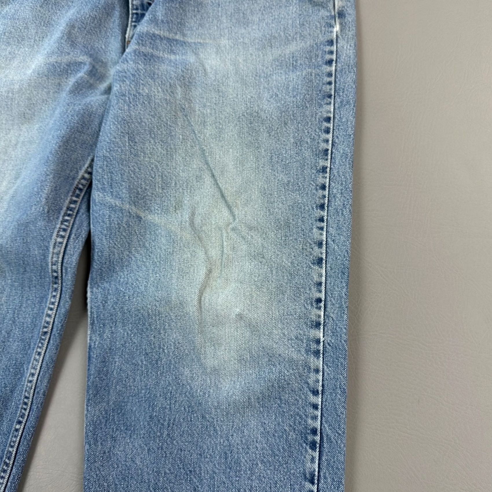 Levi's Vintage Levi's 550 Jeans Mens 38x30 Medium Wash Relaxed Fit Distressed Y2K Denim Cotton Blue 5-Pocket Mens Regular 90s Grunge Logo Jeans Size US 38 / EU 54 - 2 Thumbnail