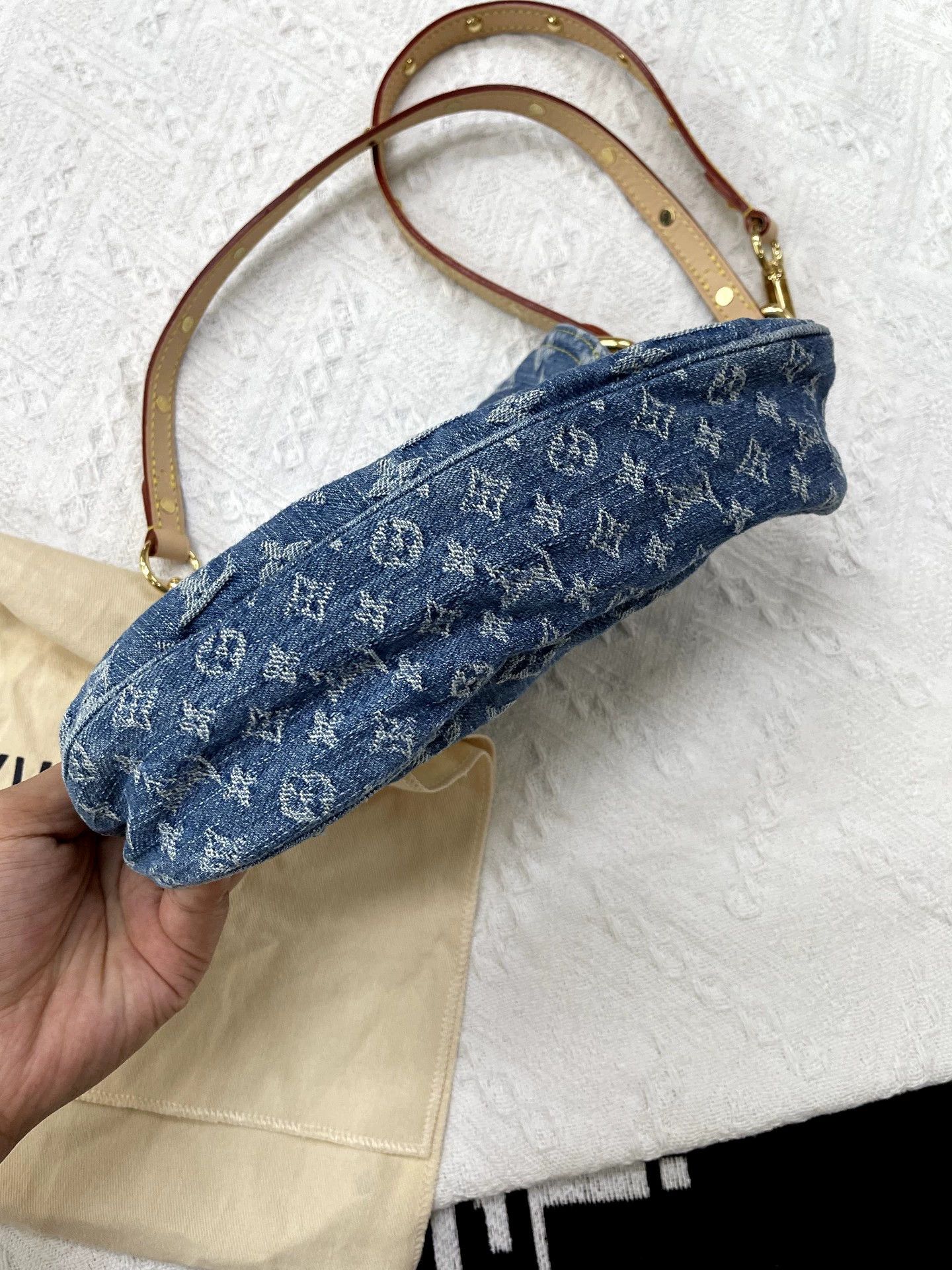 Louis Vuitton Louis Vuitton Denim Ingot Bag Sunset with dust bag Size ONE SIZE - 4 Thumbnail