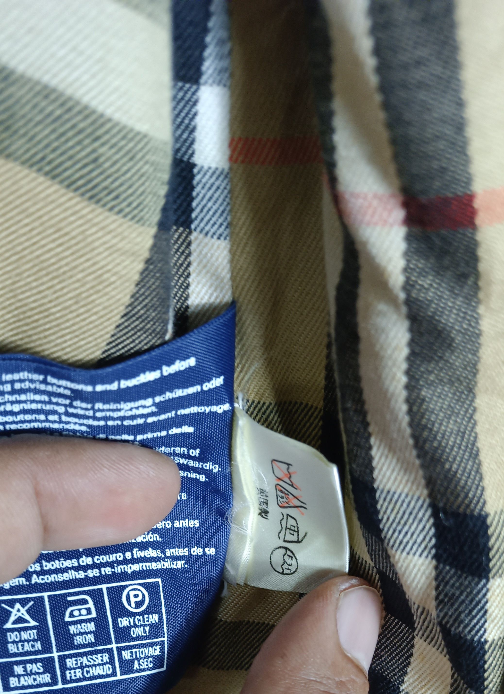 Burberry Vintage Burberrys London Nova Check 46 Short C95B Size US L / EU 52-54 / 3 - 14 Thumbnail