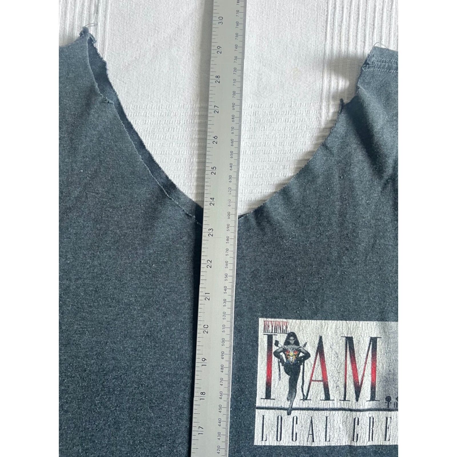 Vintage BEYONCE T-Shirt XL Grey Crew Neck Unbranded Unisex Adults Vintage No Logo Graphic Print 2009 Tour Staff 48" Sleeveless Sleeveless Short Size US XL / EU 56 / 4 - 5 Thumbnail
