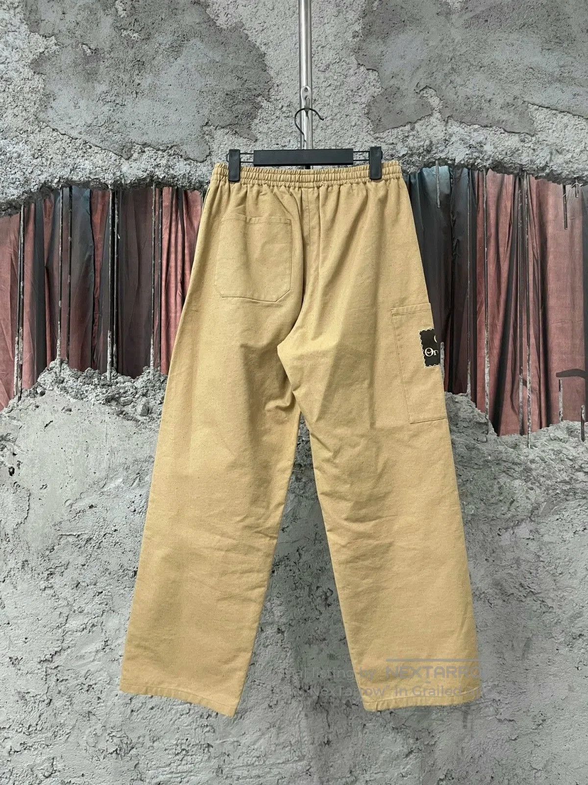 Gucci Gucci Beige Casual Pants Size 44. Size US 44 / EU 60 - 2 Thumbnail