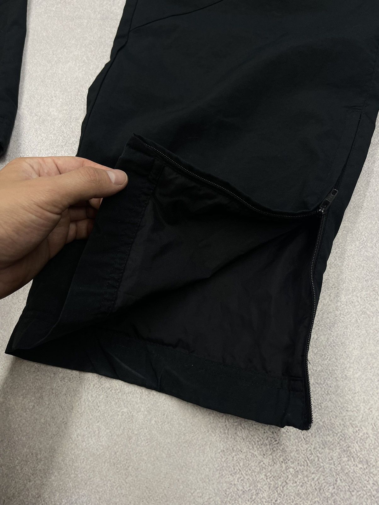 Nike × Nike ACG × Vintage Vintage Nike Nylon Black Sweatpants Drill Y2K ACG TN Size US 34 / EU 50 - 6 Thumbnail