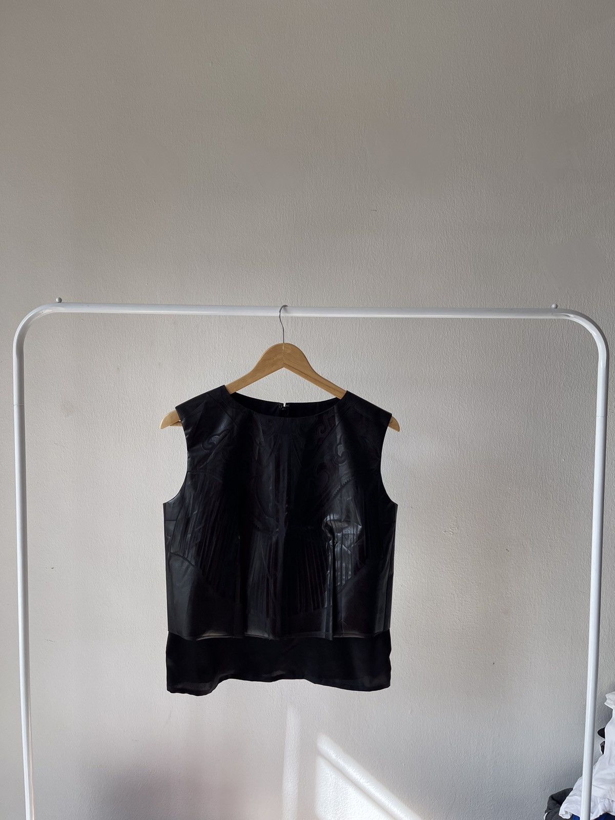 Maison Margiela Maison Margiela Embossed Pattern Sleeveless Layered Top Size S / US 4 / IT 40 - 4 Thumbnail