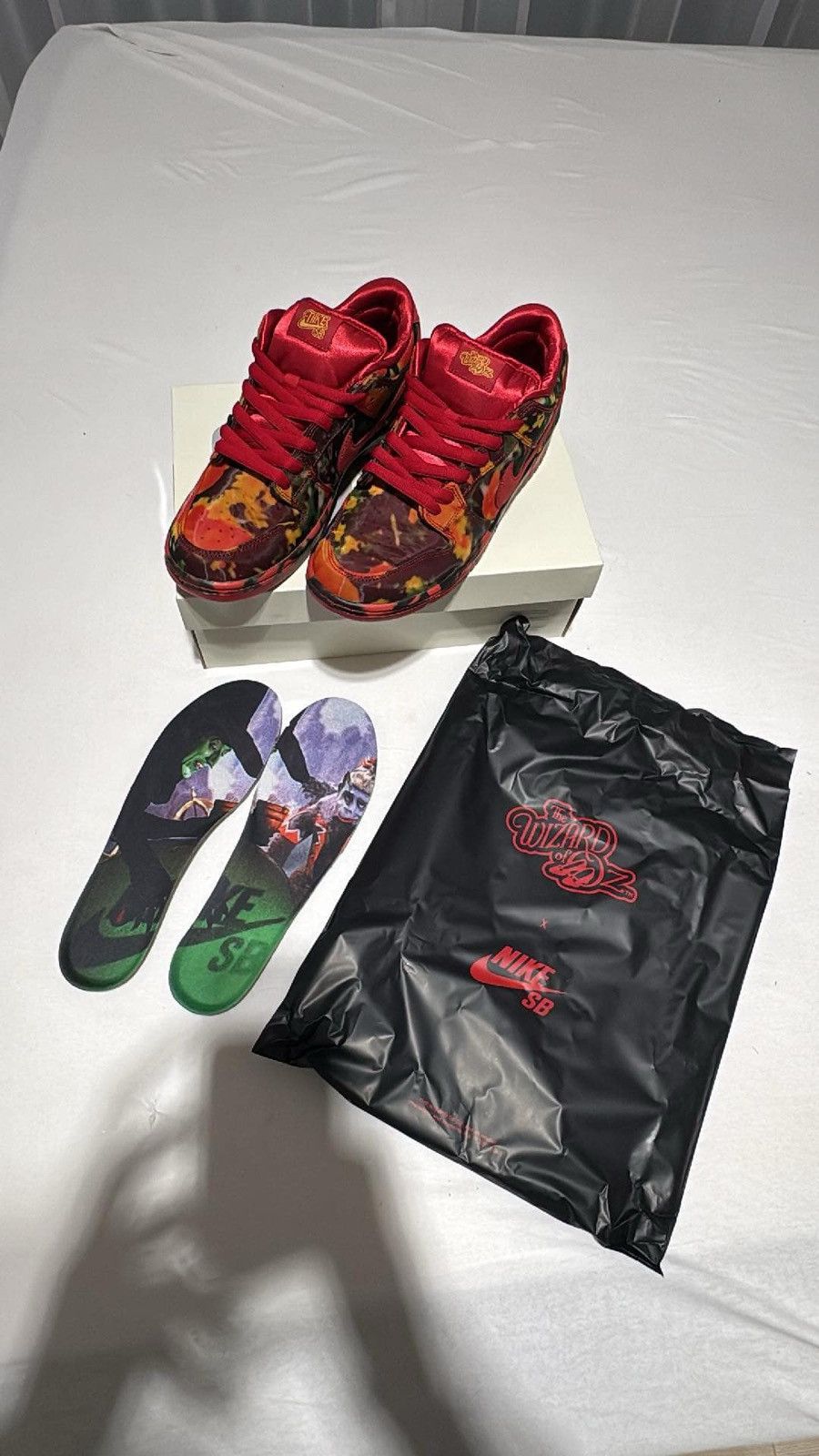 Other Nike SB Dunk Low Pro The Wizard of Oz Size US 10.5 / EU 43-44 - 5 Thumbnail