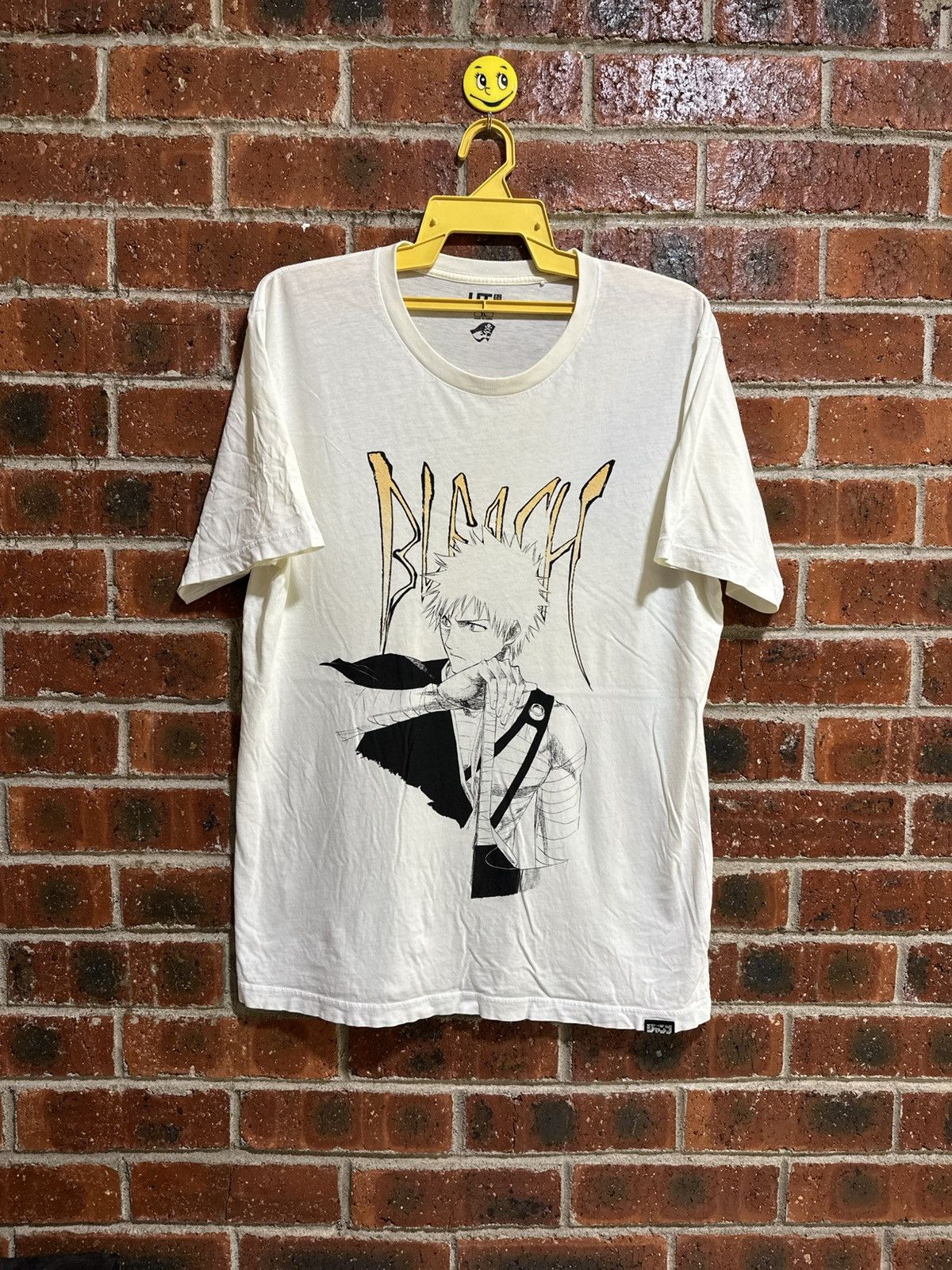 Anime Vintage Uniqlo X Bleach Faded Tee Size US XL / EU 56 / 4 - 1 Thumbnail