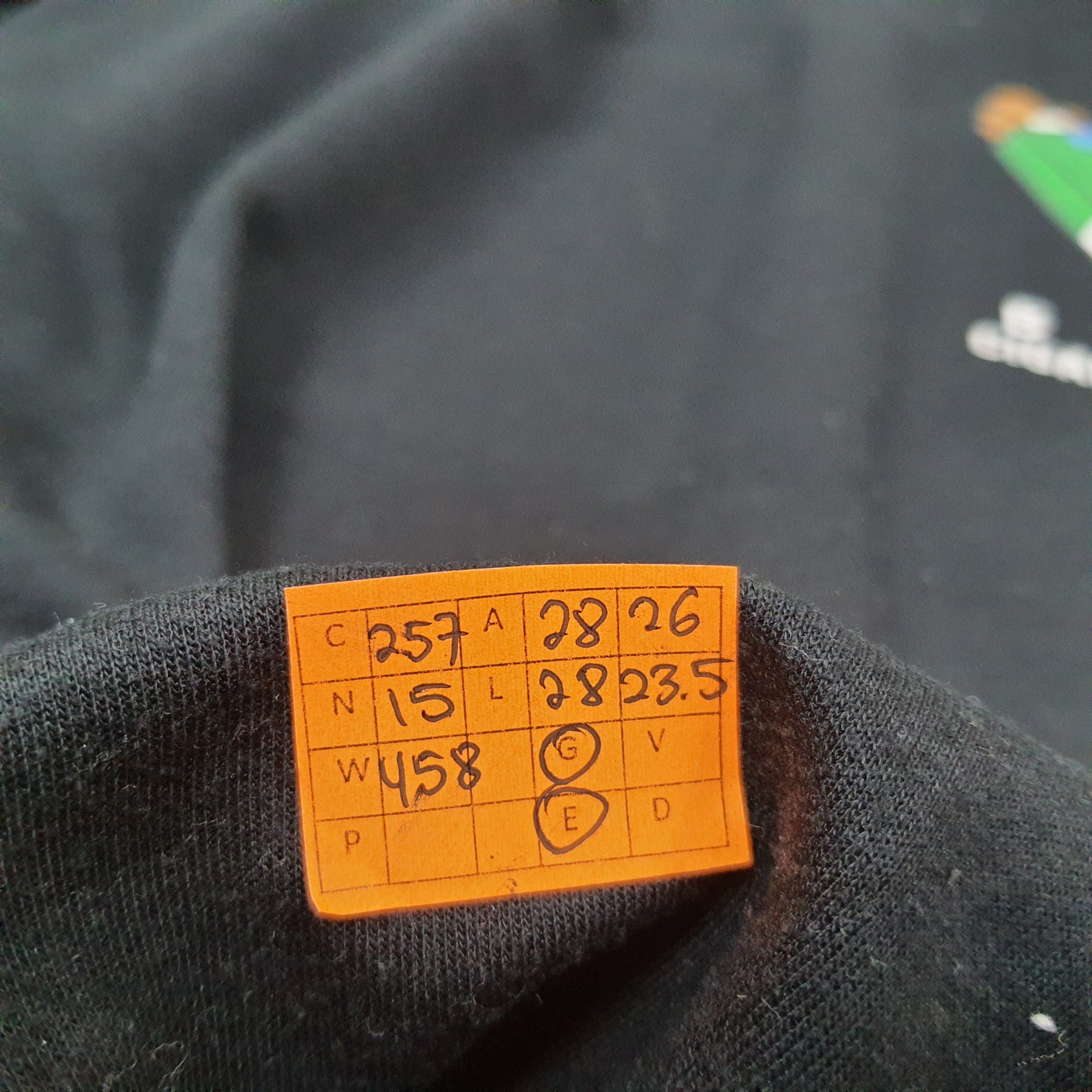 Vintage Vintage Notorious Break Cigarette Smoking Sweatshirt C257N15 Size US XXL / EU 58 / 5 - 9 Thumbnail