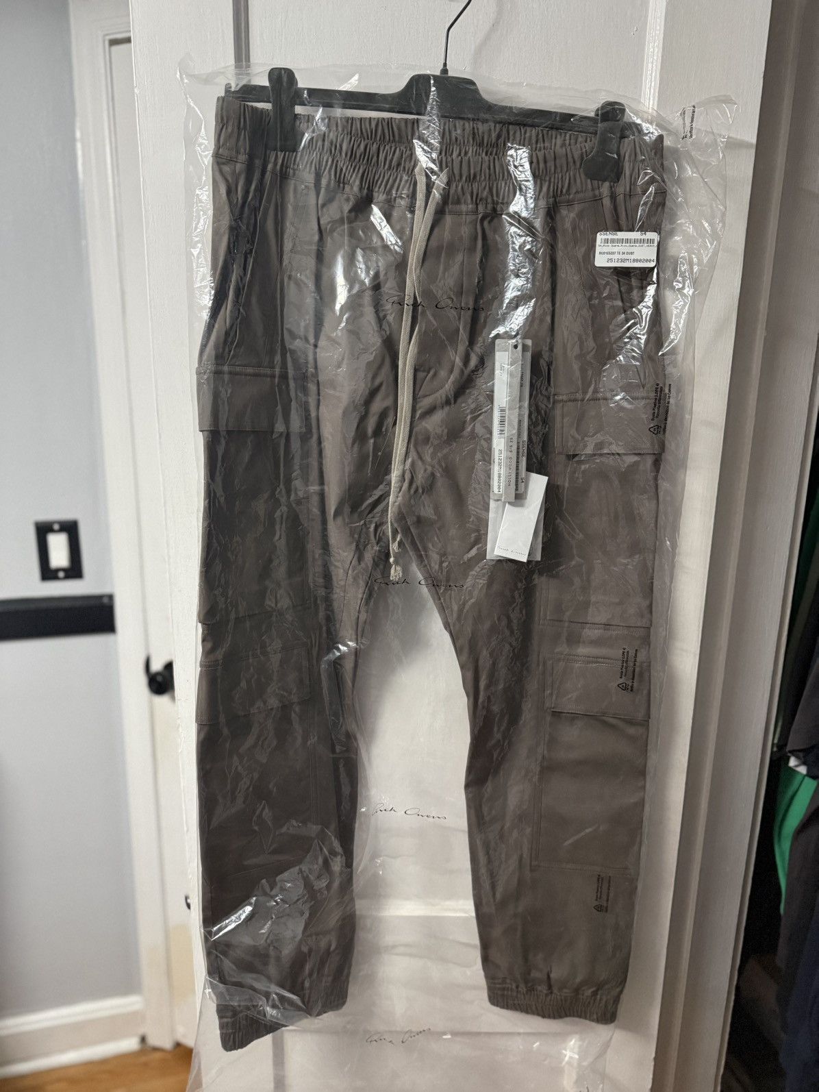 Rick Owens Rick Owen’s mastodon Cargo pants dust Size US 34 / EU 50 - 1 Thumbnail