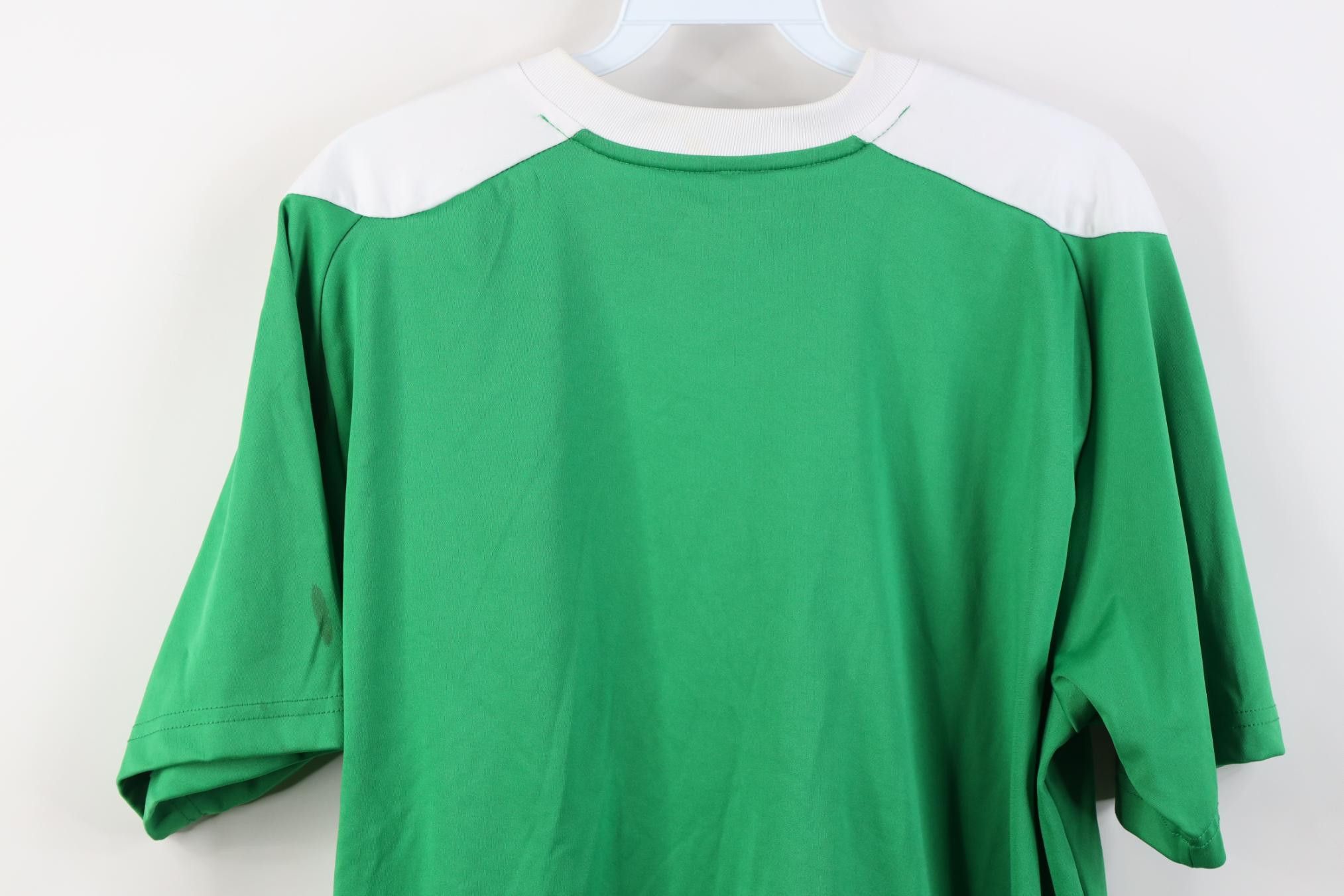 Vintage Vintage Celtic FC Football Soccer Jersey Striped Green Size US M / EU 48-50 / 2 - 15 Thumbnail