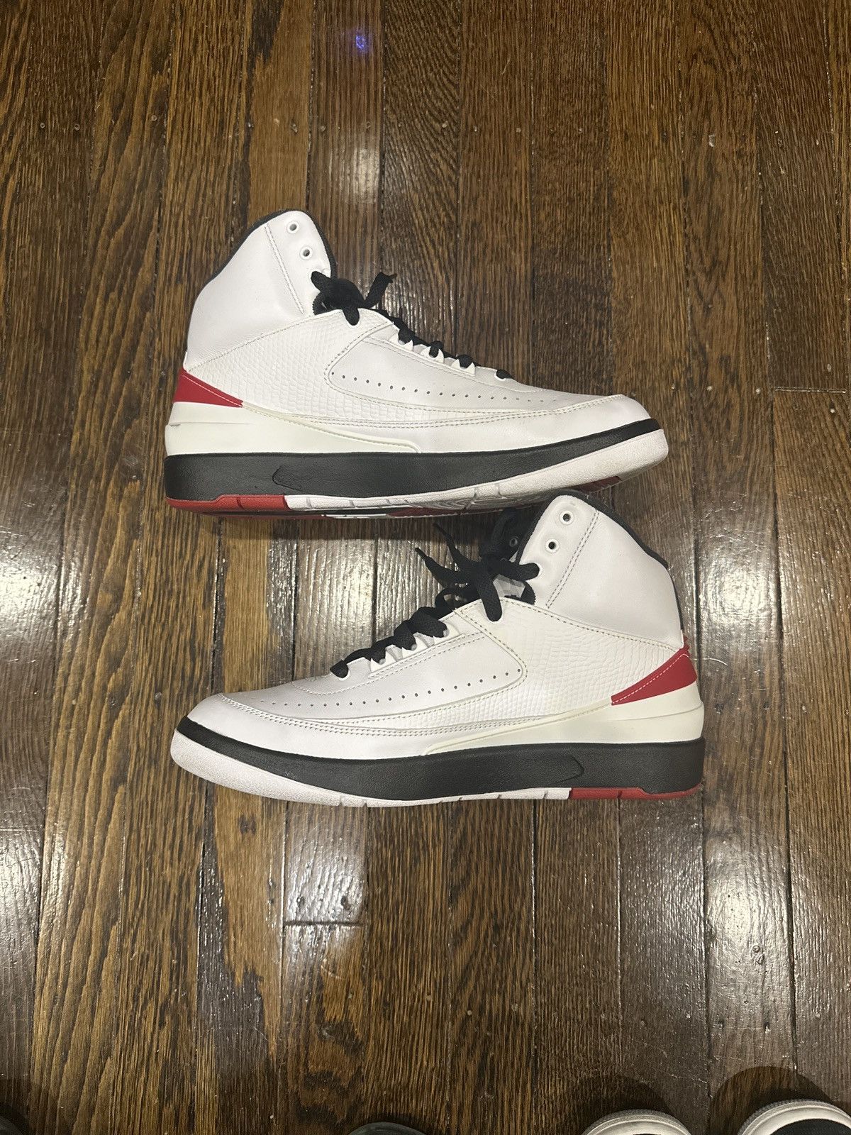 Jordan Brand × Nike Jordan Retro 2 "Chicago" 2022 Size US 9 / EU 42 - 2 Thumbnail