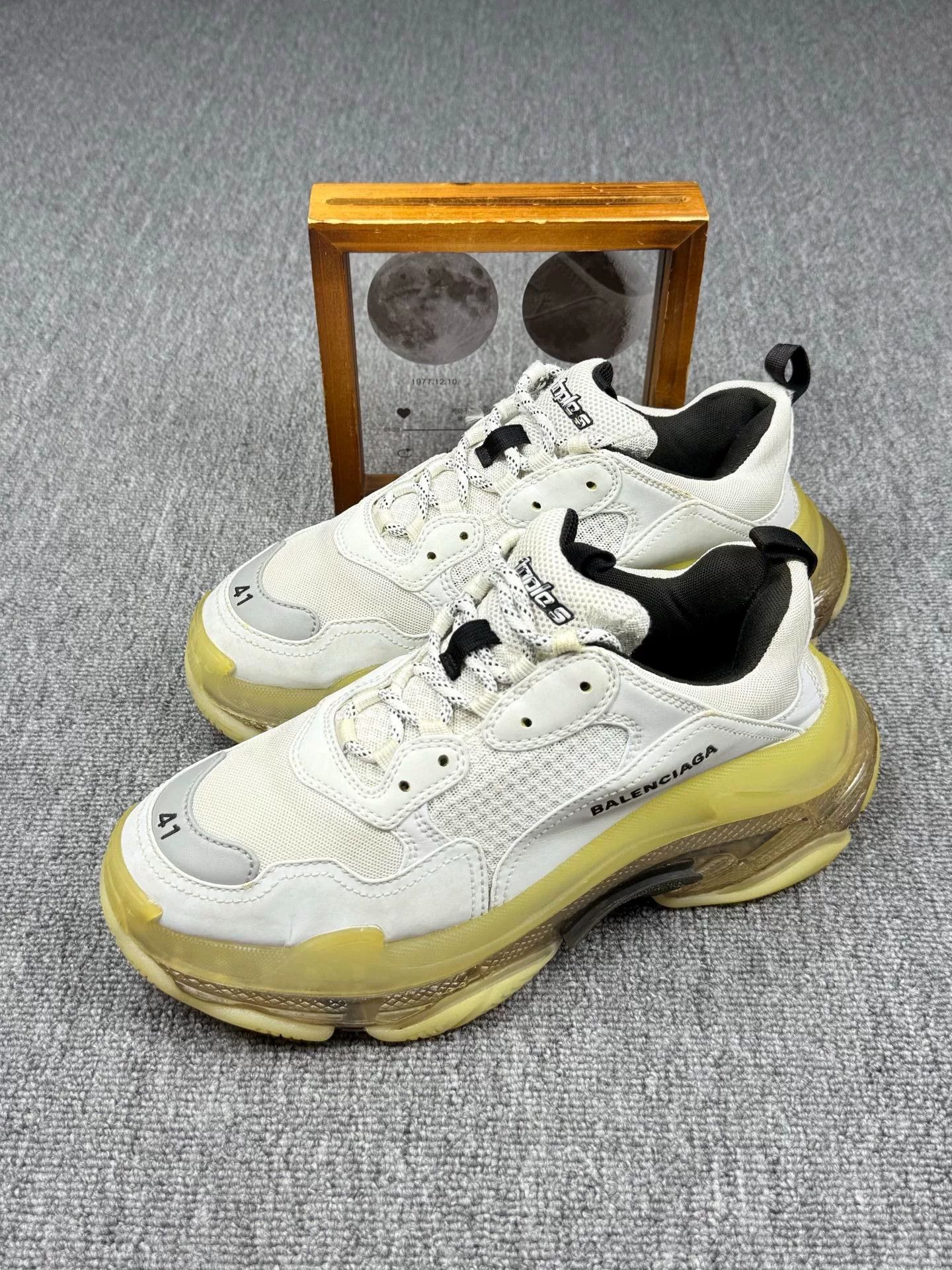 Balenciaga Balenciaga Brown Lowtop Sneakers 8 Men Size US 8 / EU 41 - 1 Thumbnail