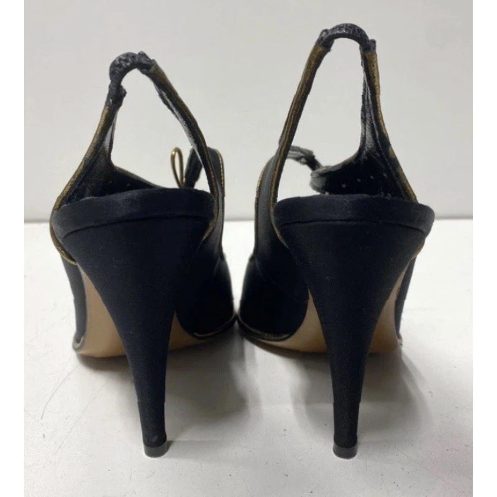 Moschino VINTAGE Moschino Women’s Pump Heels Black/Gold Made In Italy Size 7 Women’s Shoe Style Pump United Gold Black Size US 7 / IT 37 - 5 Thumbnail