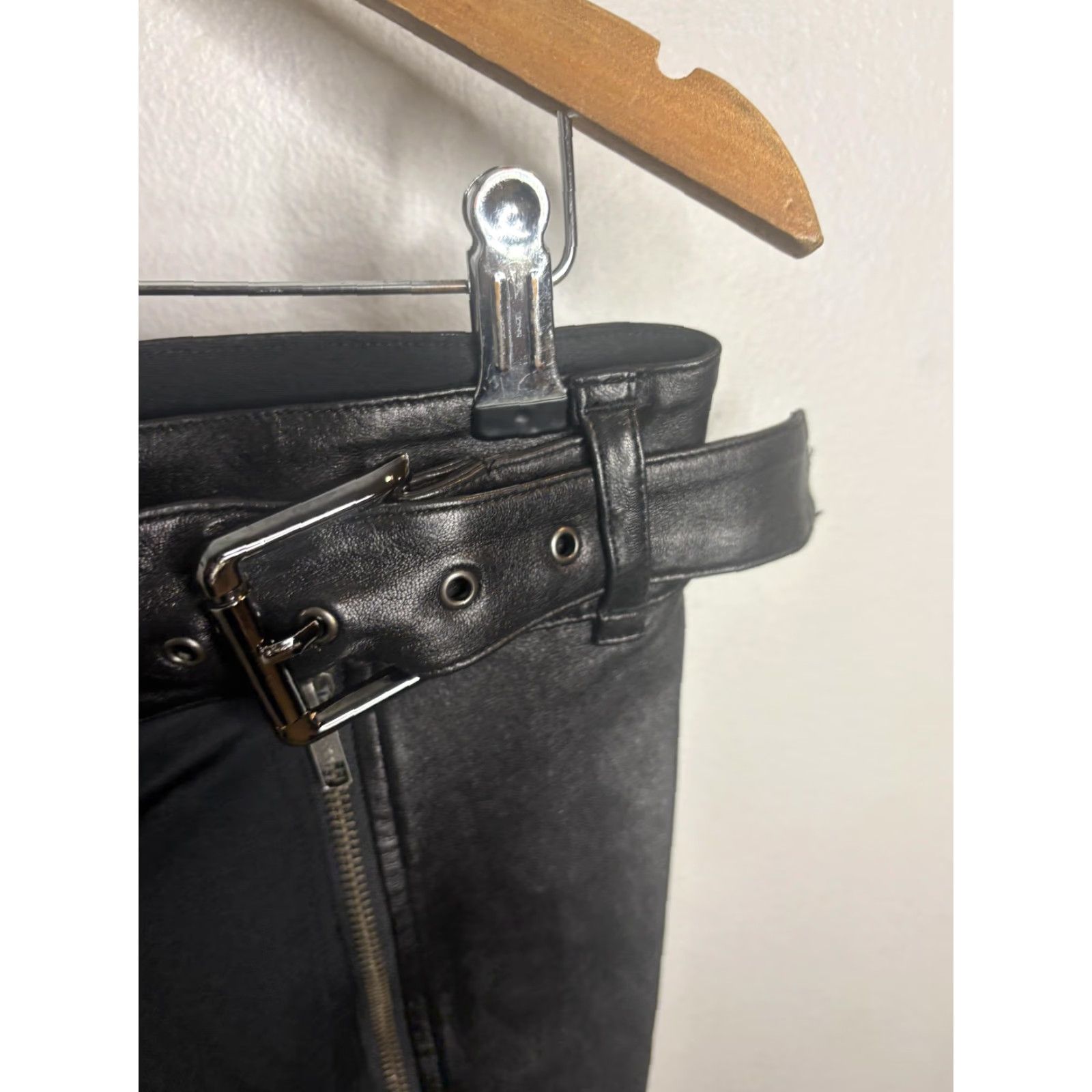 Elizabeth and James Elizabeth and James Pants Womens 6 Black Faux Leather Stretch Moto Biker Belted Size 28" / US 6 / IT 42 - 5 Thumbnail