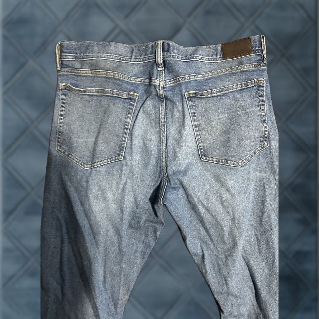 J.Crew J.CREW Jeans Mens 35x32 Blue The Sutton Straight Leg Medium Wash Cotton Denim Size US 35 - 1 Thumbnail