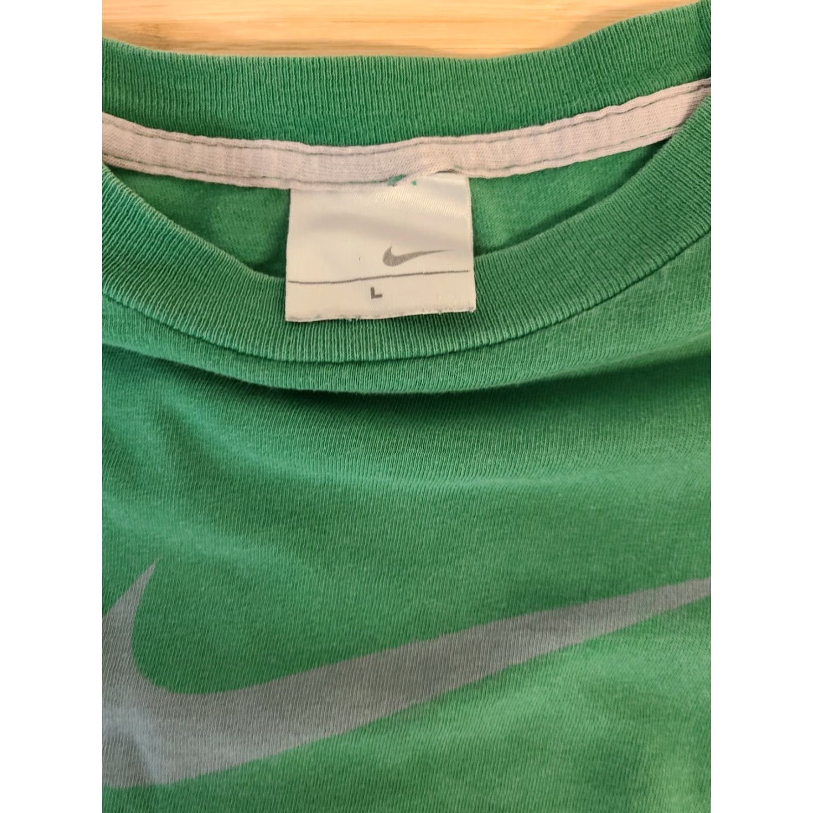 Nike VINTAGE Nike Green Large Shirt Swoosh Logo Silver Tag Y2K T-Shirt Mens Size US L / EU 52-54 / 3 - 2 Thumbnail