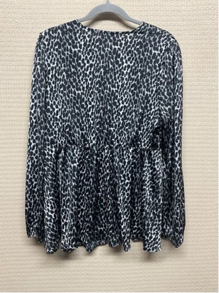 Torrid NWT Torrid Peplum Satin Long Slv. ButtonFront Blouse Women 1 Size ONE SIZE - 8 Thumbnail