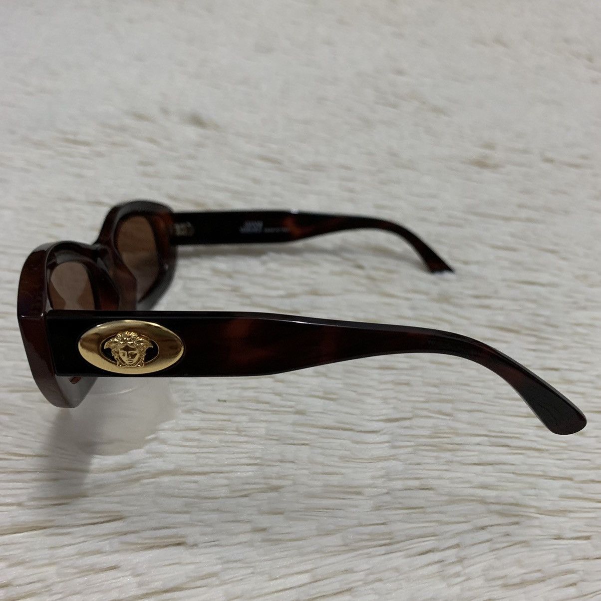 Versace Vintage GIANNI VERSACE Gold Medusa Logo Sunglasses Size ONE SIZE - 7 Thumbnail