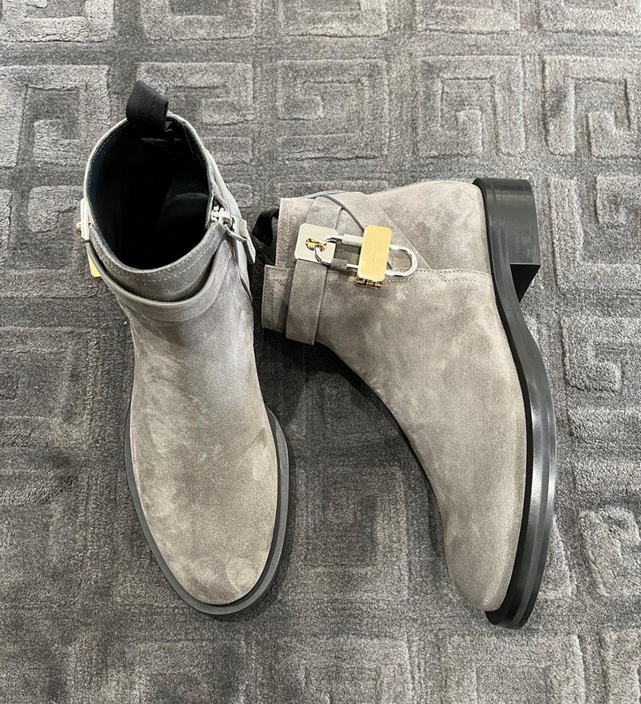 Givenchy Givenchy Lock Ankle Grey Suede Boots Size US 9 / EU 42 - 2 Thumbnail