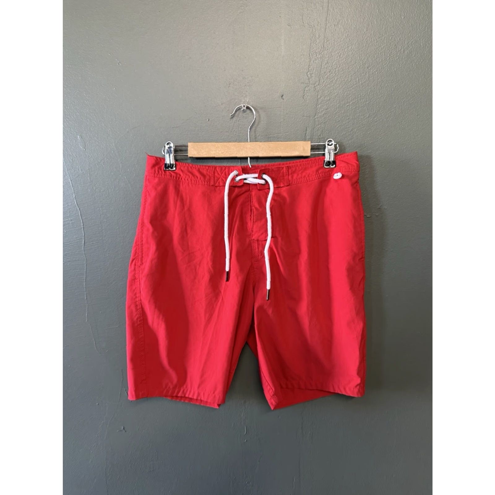 Abercrombie & Fitch Abercrombie & Fitch Mens Board Shorts Bottom 31 Red Drawstring Swim Shorts Size US 31 - 4 Thumbnail