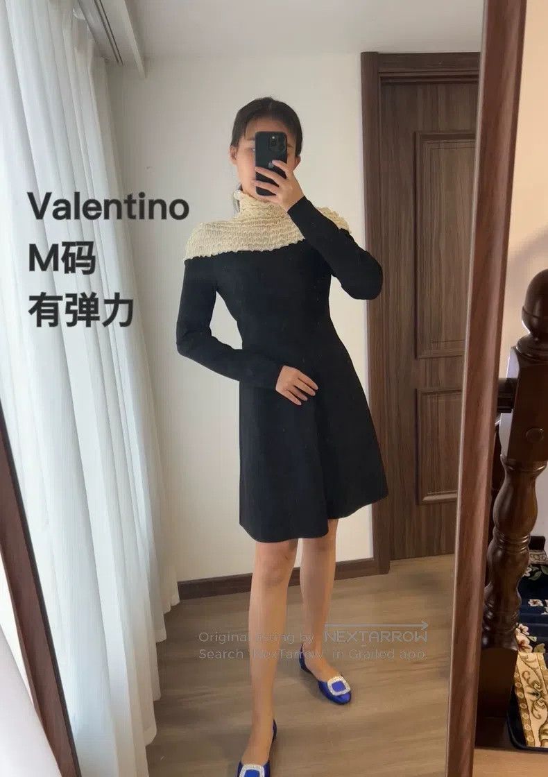 Other Valentino dress Size M / US 6-8 / IT 42-44 - 1 Thumbnail