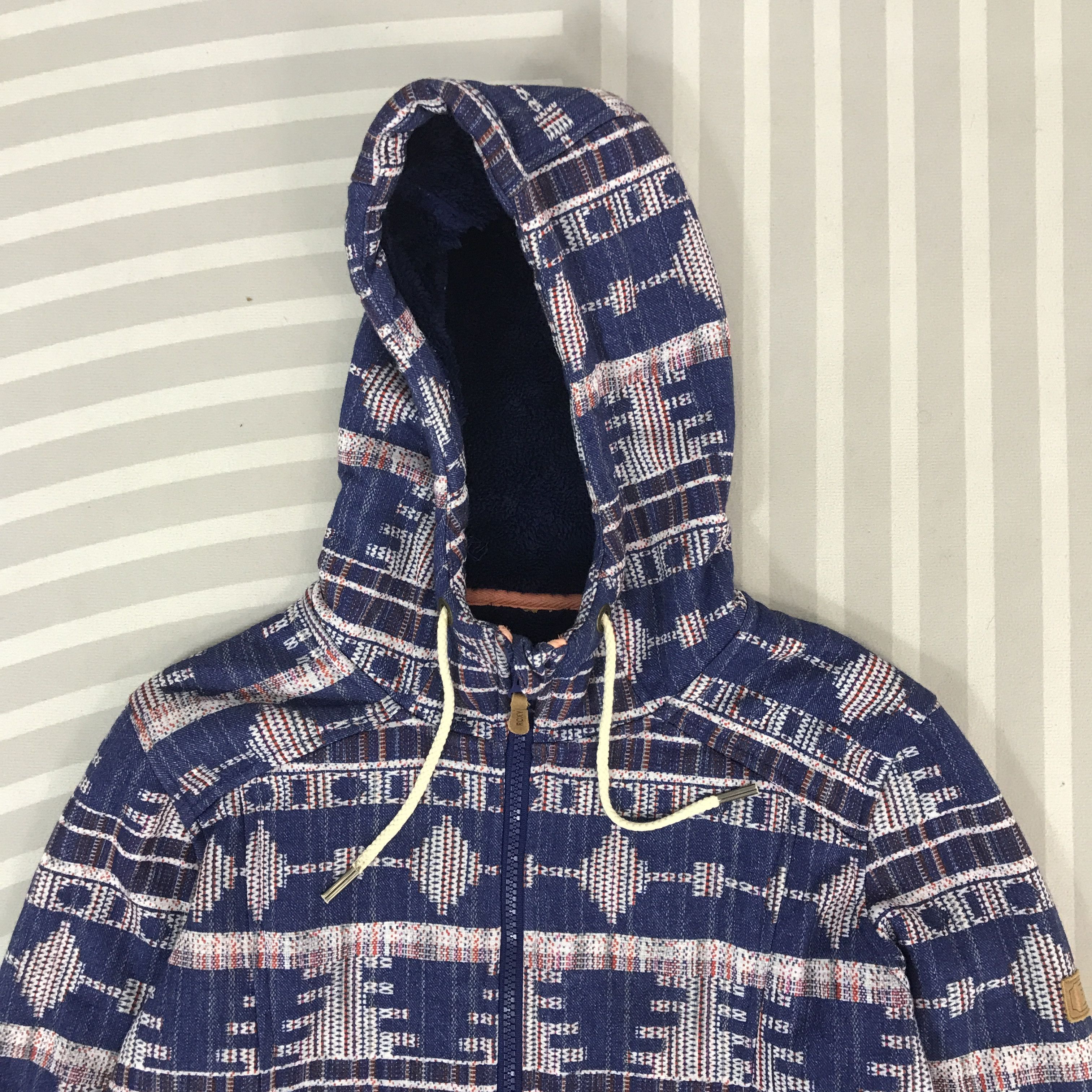 Japanese Brand Vintage Roxy Japan Navajo Hoodie zipper Jacket Size US M / EU 48-50 / 2 - 2 Thumbnail