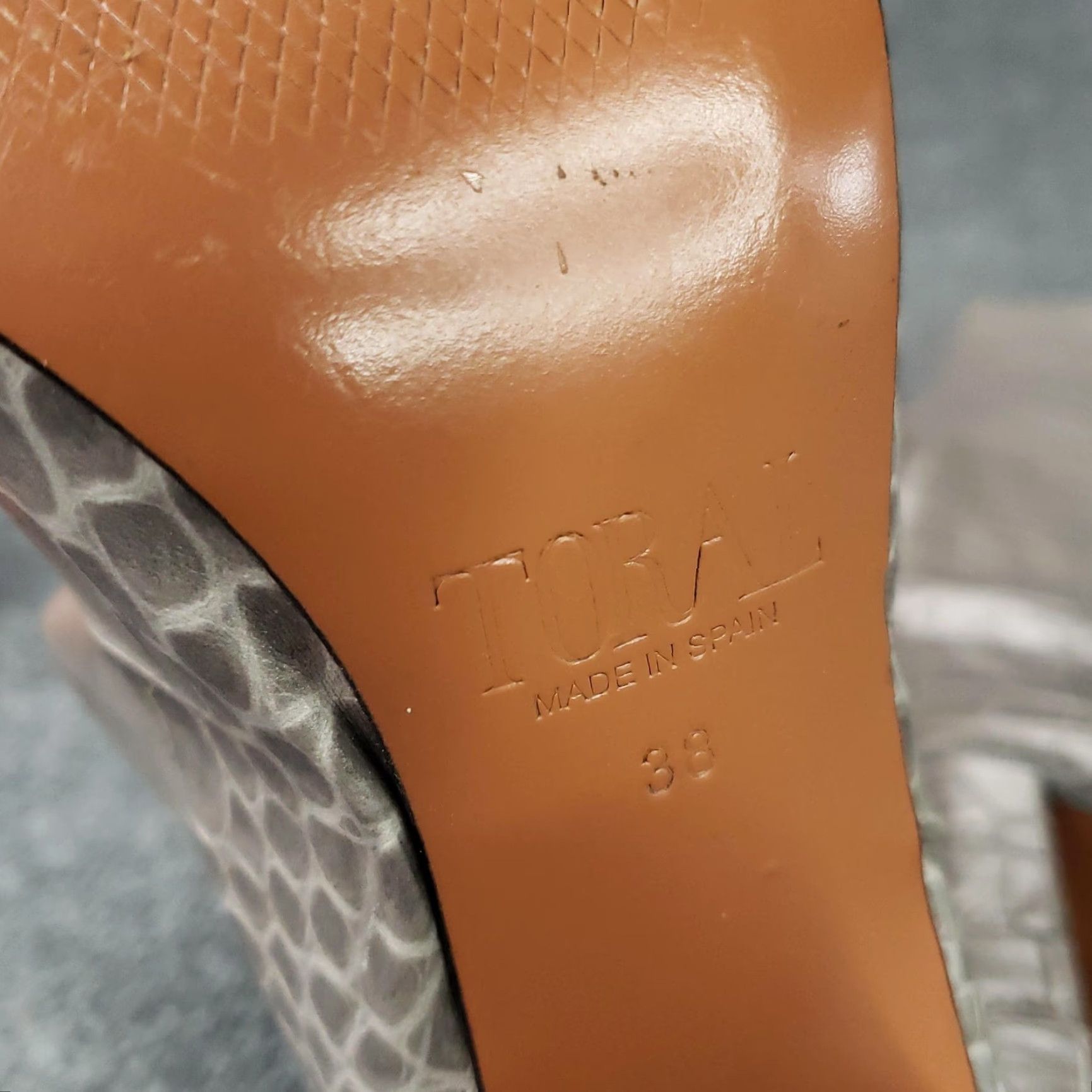 Vintage Toral Boots Womens Size 7.5 Gray Croc Embossed Leather Knee High Heel Size US 7.5 / IT 37.5 - 6 Thumbnail
