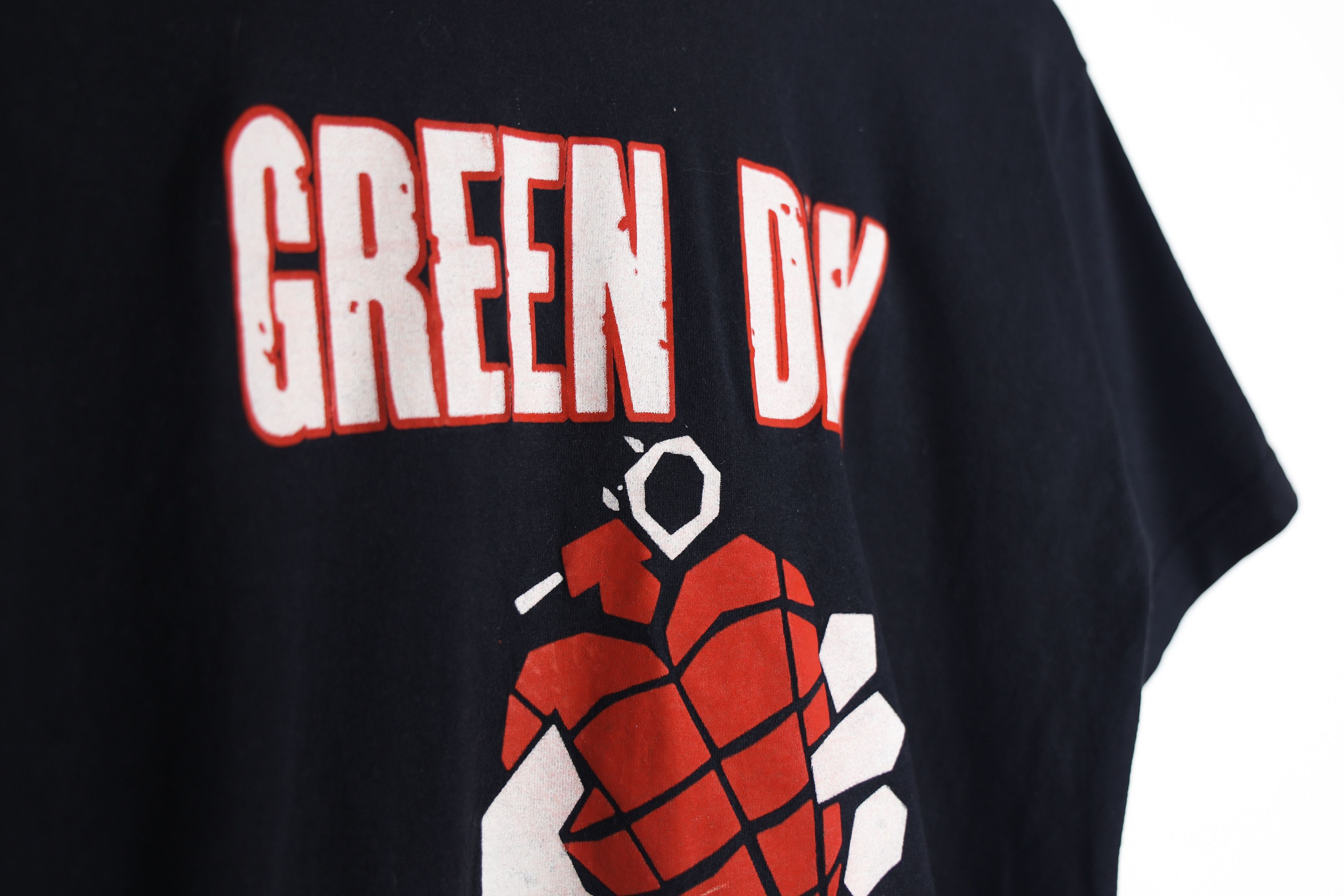 Band Tees × Vintage Vintage Green Day American Idiot Band Graphic Tee T-shirt Size US S / EU 44-46 / 1 - 6 Thumbnail