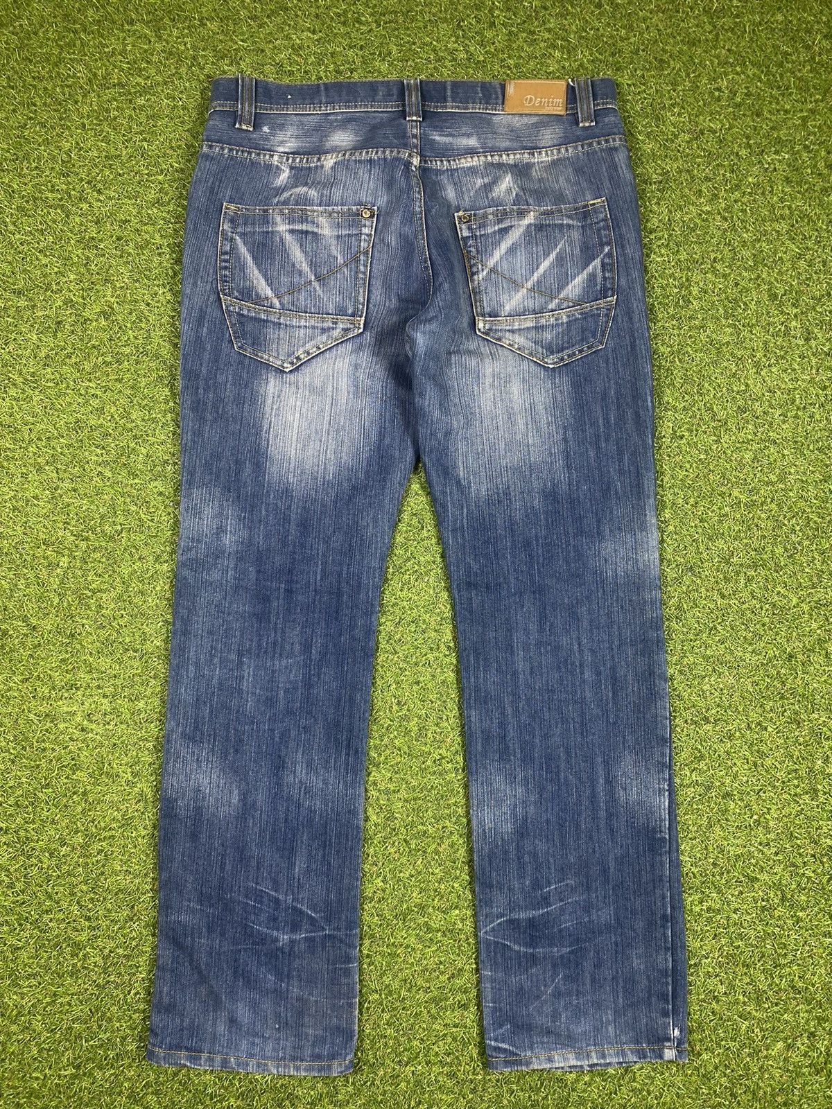 Japanese Brand Vintage Y2k Japanese jeans faded streetwear style size 36x34 Size US 36 / EU 52 - 1 Thumbnail