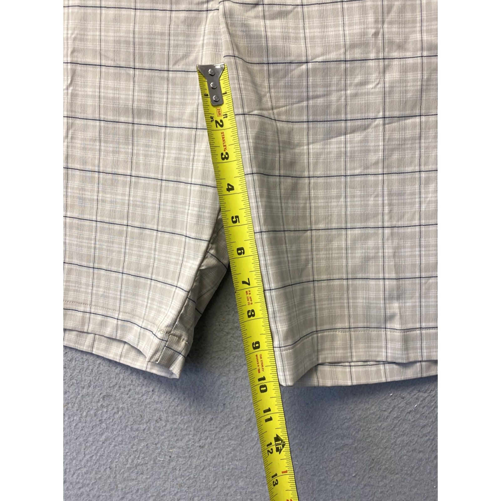 Vintage Greg Norman Casual Golf Shorts Chino Men's Size 34 Flat Front Plaid Beige/98-15 Size US 34 / EU 50 - 4 Thumbnail