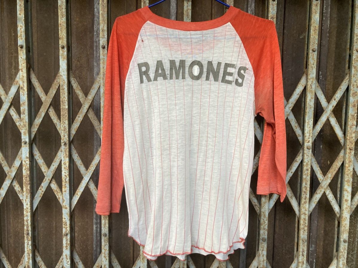 Other Vintage T-shirt Ramones Two Tone Size US M / EU 48-50 / 2 - 3 Thumbnail