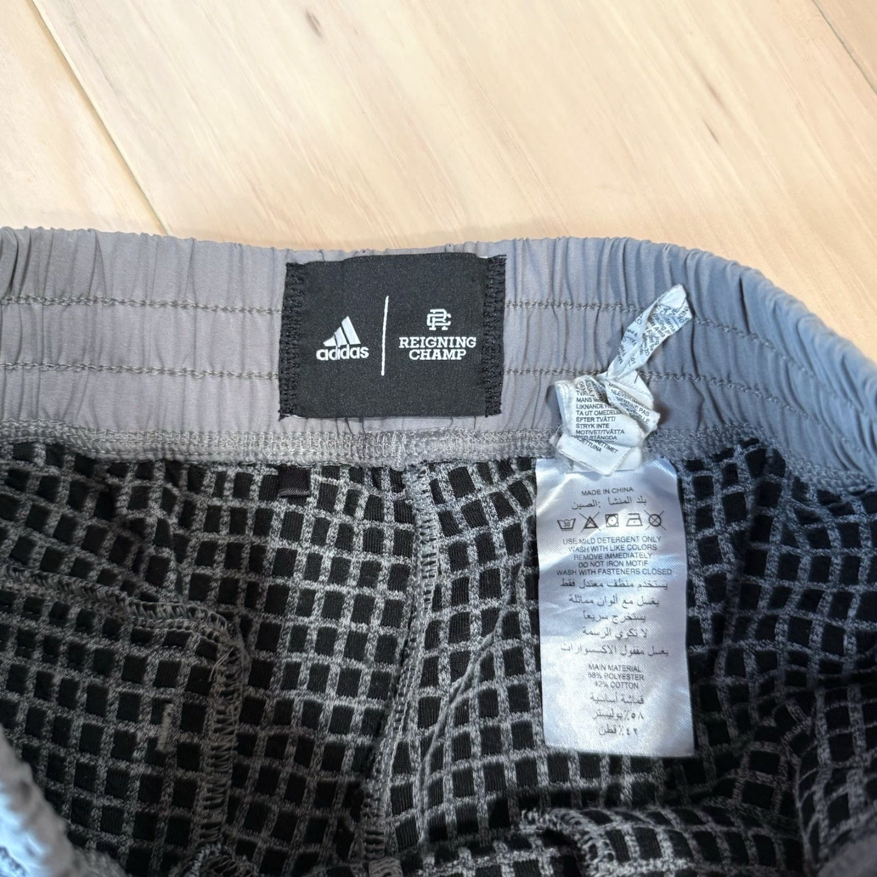 Adidas Adidas Reigning Champ Sweatpants Small Gray Jogger Mens Regular Waist 26in Tapered Inseam 29in Knit Pocketed Comfort Winter Streetwear Size US 29 - 5 Thumbnail
