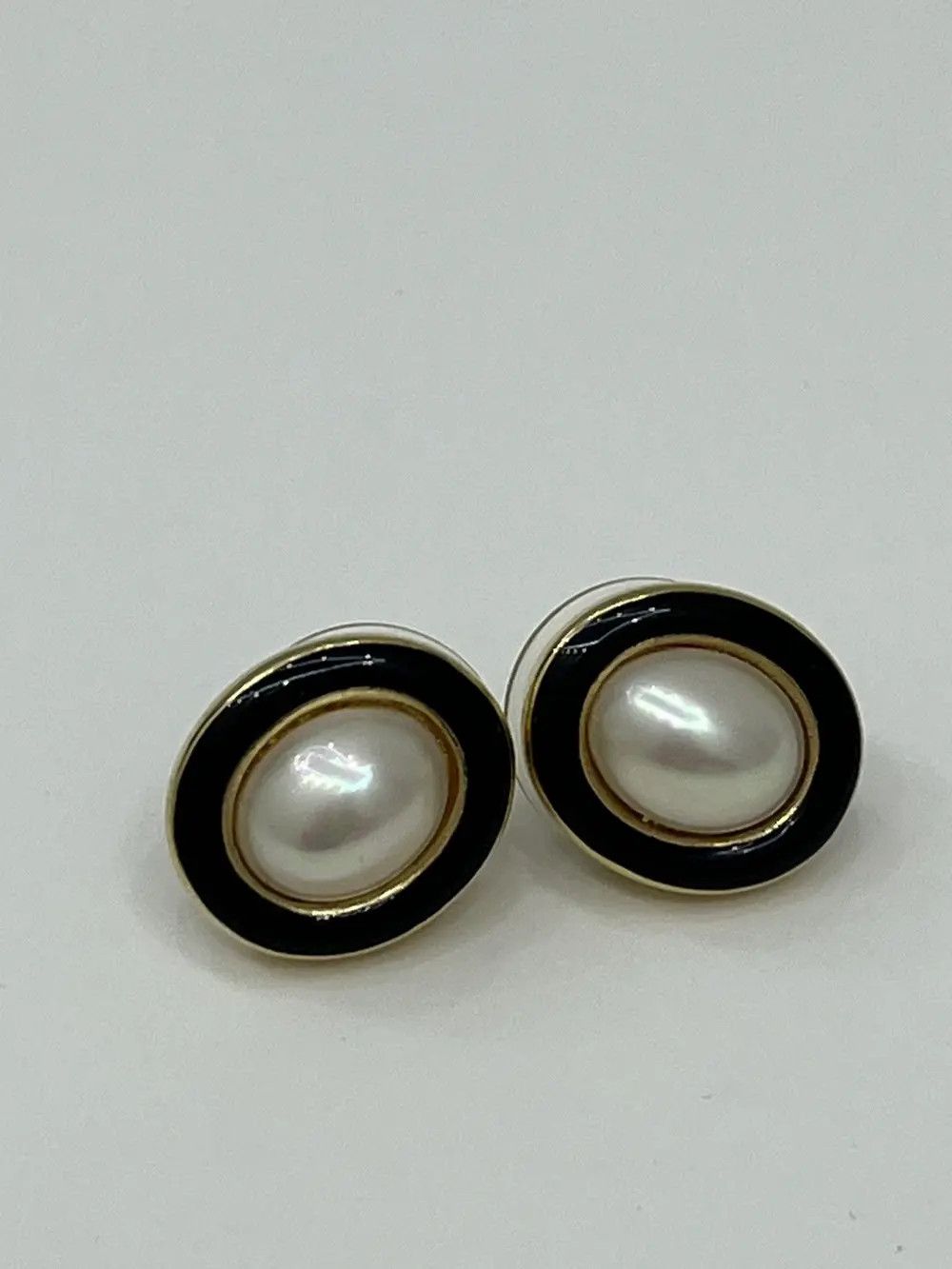 Christian Dior Monsieur Vintage Christian Dior Resin Pearls Earrings Size ONE SIZE - 1 Thumbnail