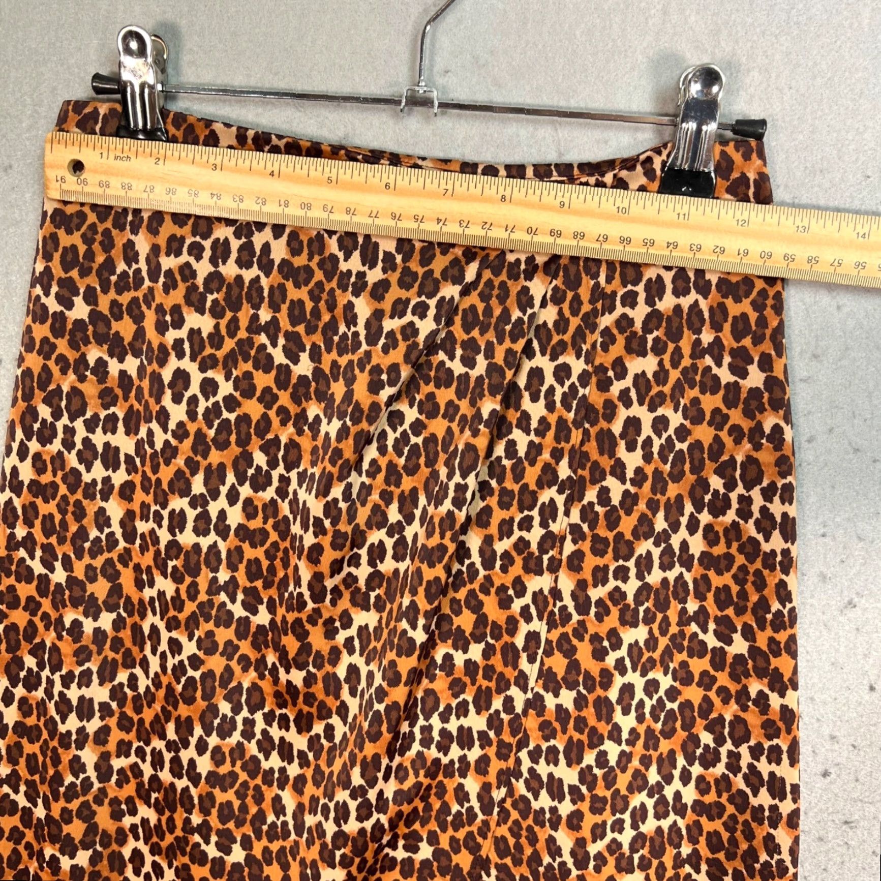 Urban Outfitters VINTAGE Urban Outfitters Leopard Print Midi Skirt XS Adult Womens XS Brown Animal Print Polyester Skirt Leopard MIDI Womens XS Brown Urban Outfitters Size 26" / US 2 / IT 38 - 5 Thumbnail