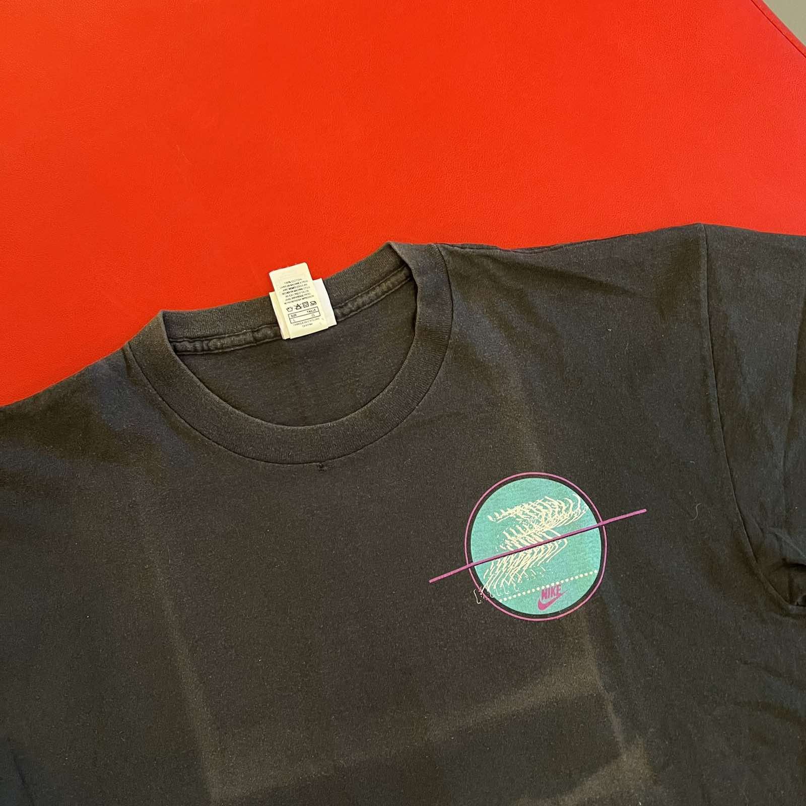 Nike × Vintage Nike vintage faded t shirt y2k Sz L 90s Size US L / EU 52-54 / 3 - 3 Thumbnail