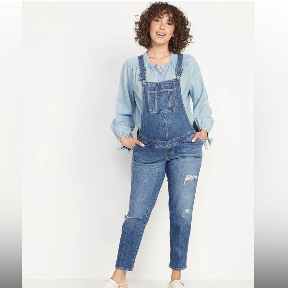 Old Navy OLD NAVY Maternity Side-Panel OG Short Jean Overalls Size 30" / US 8 / IT 44 - 1 Thumbnail
