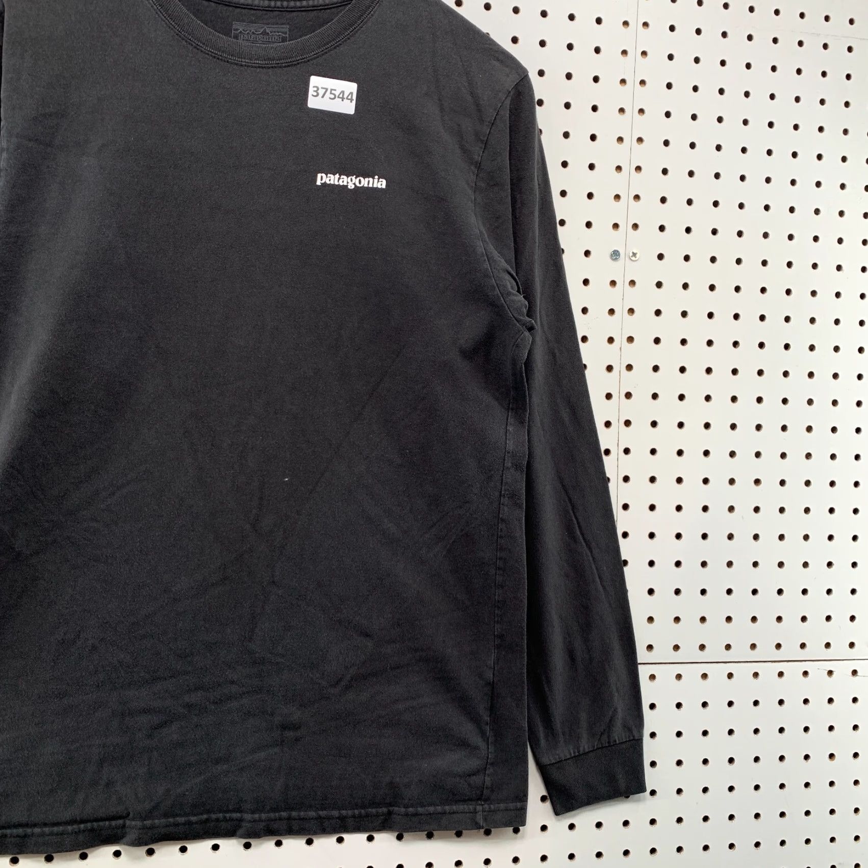 Patagonia Patagonia Long Sleeve Shirt Mens Medium Black Mountain Graphic Outdoor 20x27 Size US M / EU 48-50 / 2 - 5 Thumbnail