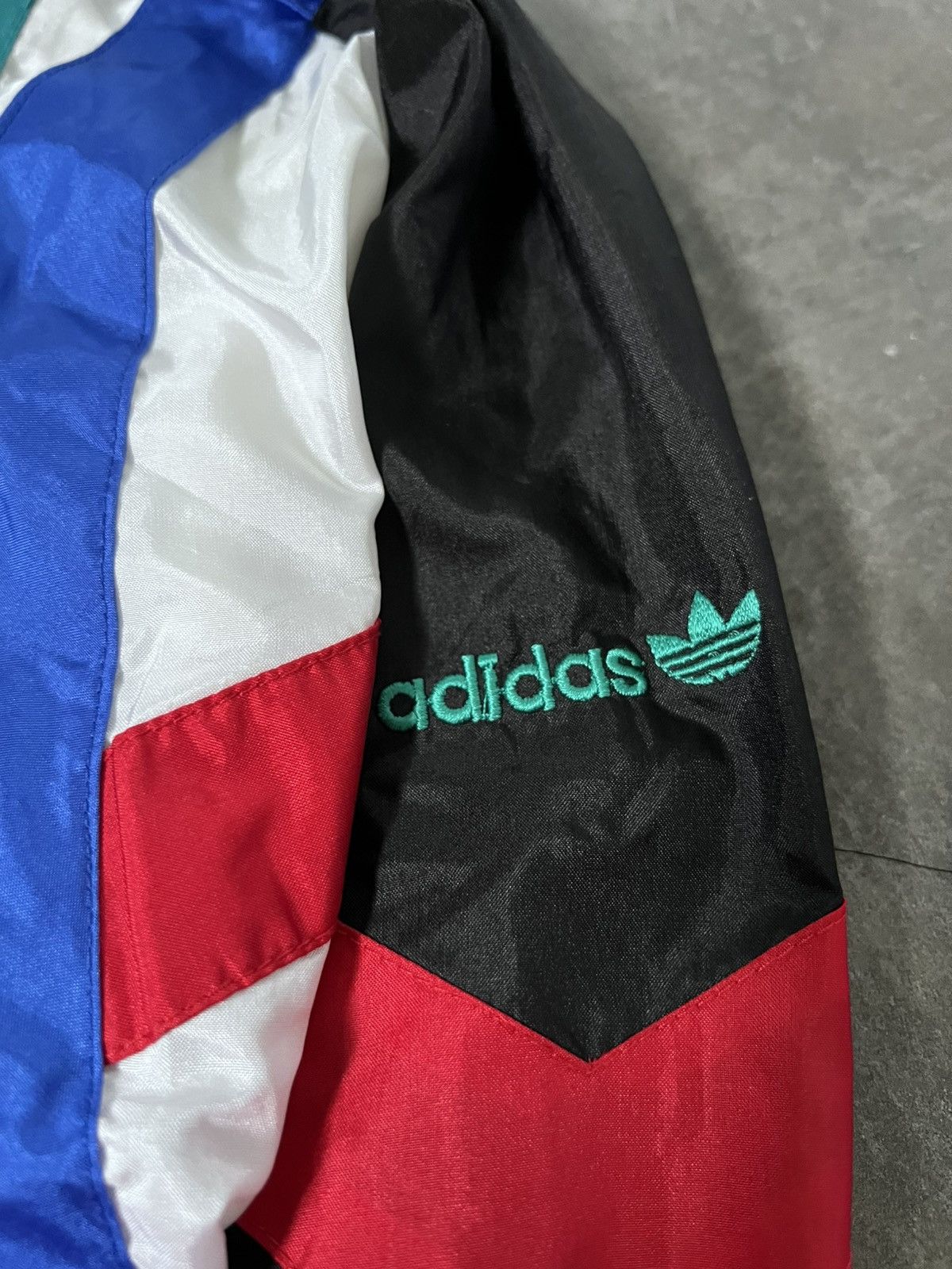 Adidas Adidas Colour Block 80-90s Windbreaker Jacket Size US L / EU 52-54 / 3 - 11 Thumbnail