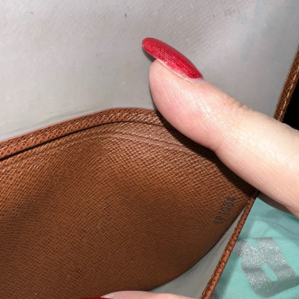 Louis Vuitton Louis Vuitton Porte 2 Cartes Vertical Brown Taiga Leather Ca Size ONE SIZE - 7 Thumbnail