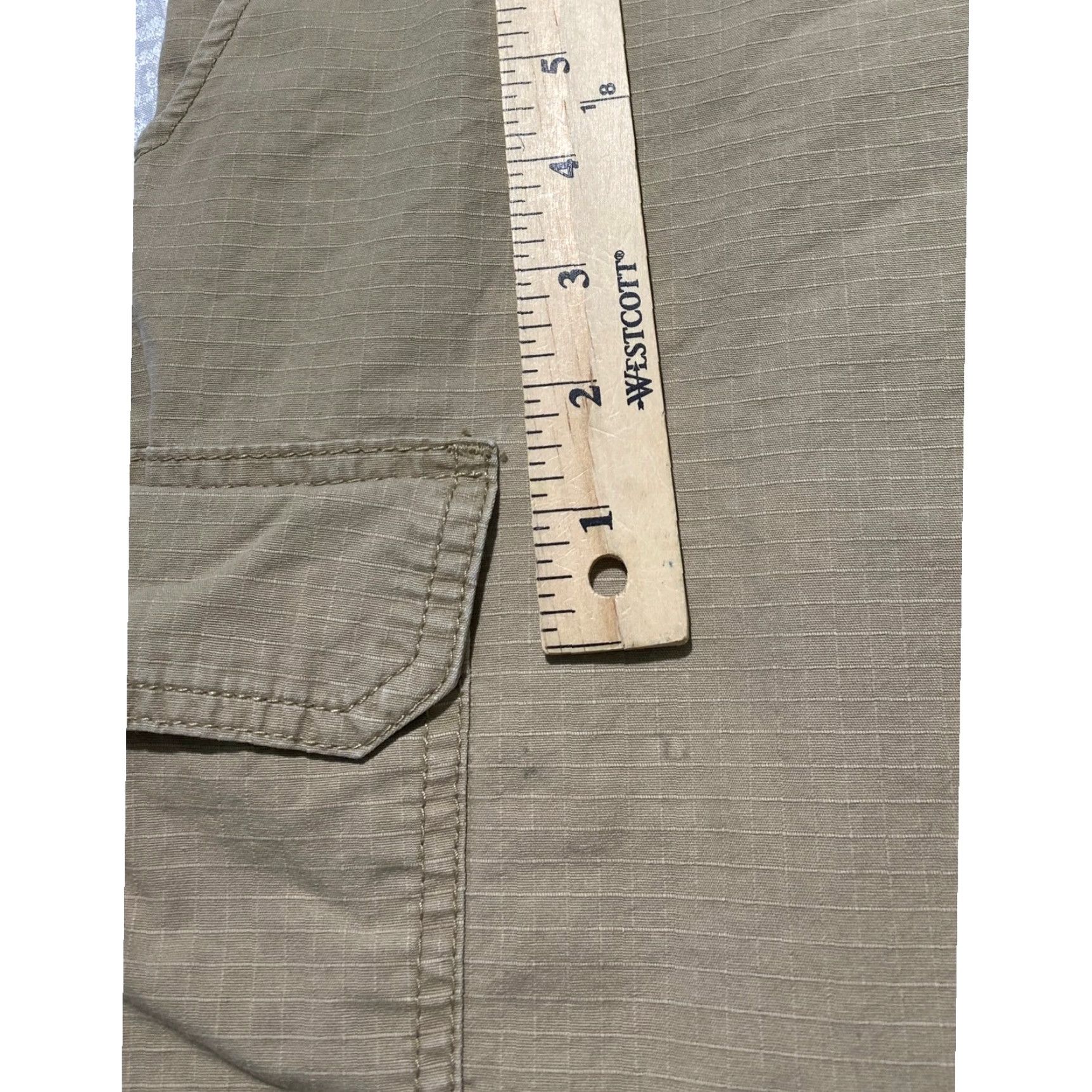 Izod IZOD Cargo Shorts Mens Khaki Tan Cotton Ripstop 38 Casual Outdoor Utility) Size US 38 / EU 54 - 2 Thumbnail