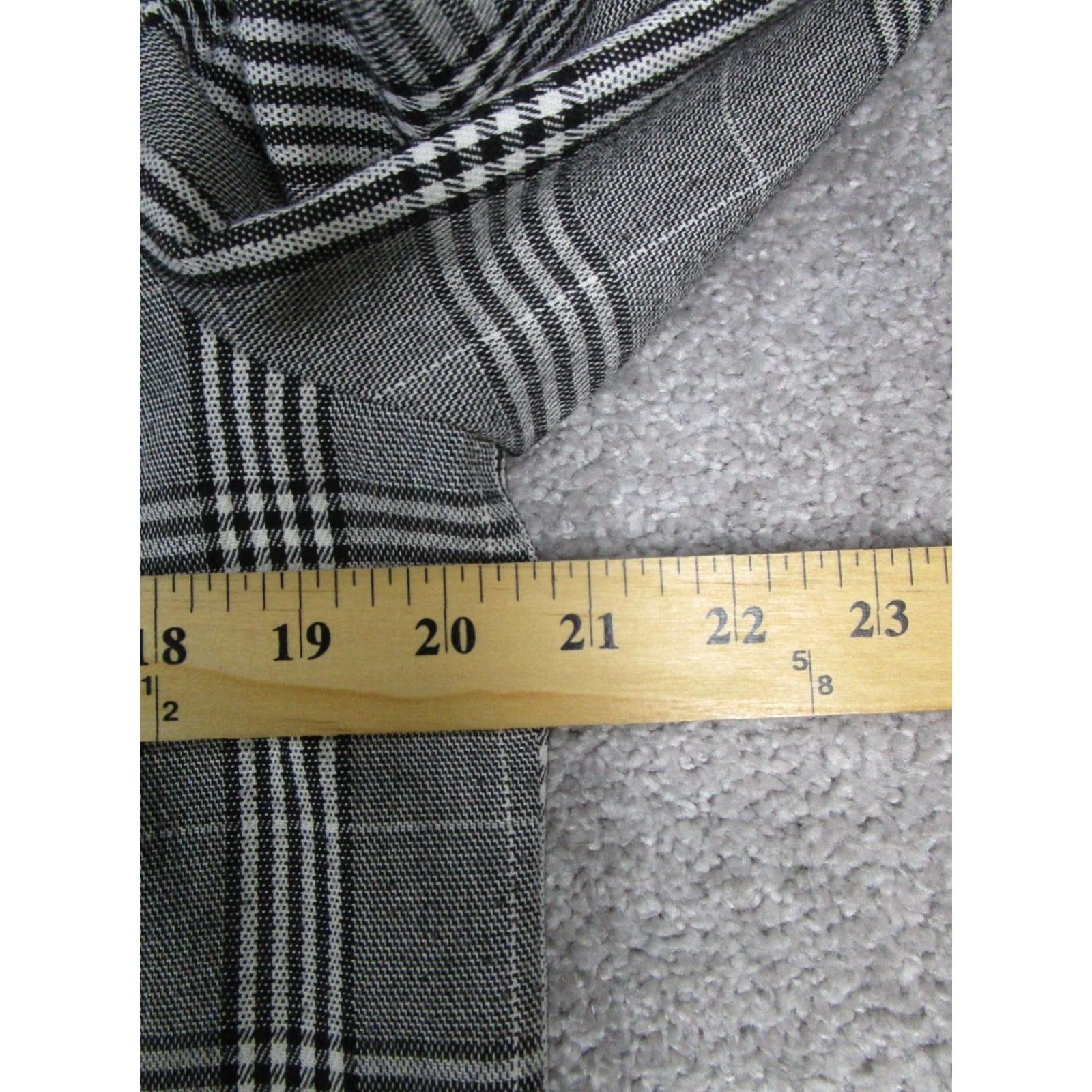 Madewell Madewell Coat Womens Medium Gray Black Plaid Pea Coat Long Sleeve Button Mid-Length Polyester Lining Regular Size M Jacket/Coat Category: Coat Size M / US 6-8 / IT 42-44 - 6 Thumbnail
