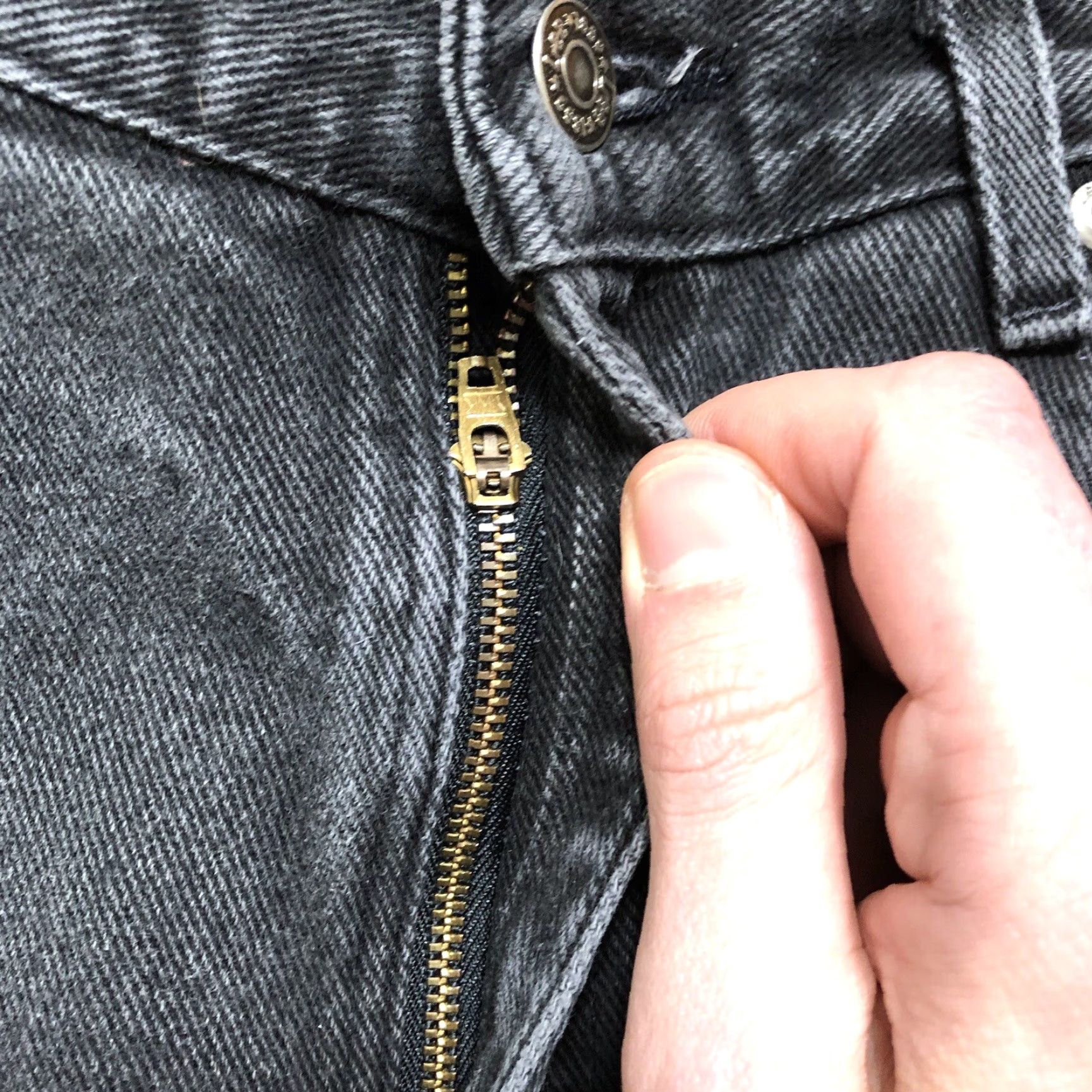 Lee VTG Lee Jeans Womens 27x33 Mom High Rise Black Distressed Denim Western Logo 5-Pocket Regular Rise USA Cowgirl 80s 90s Mens? Wait. Size 27" / US 4 / IT 40 - 5 Thumbnail
