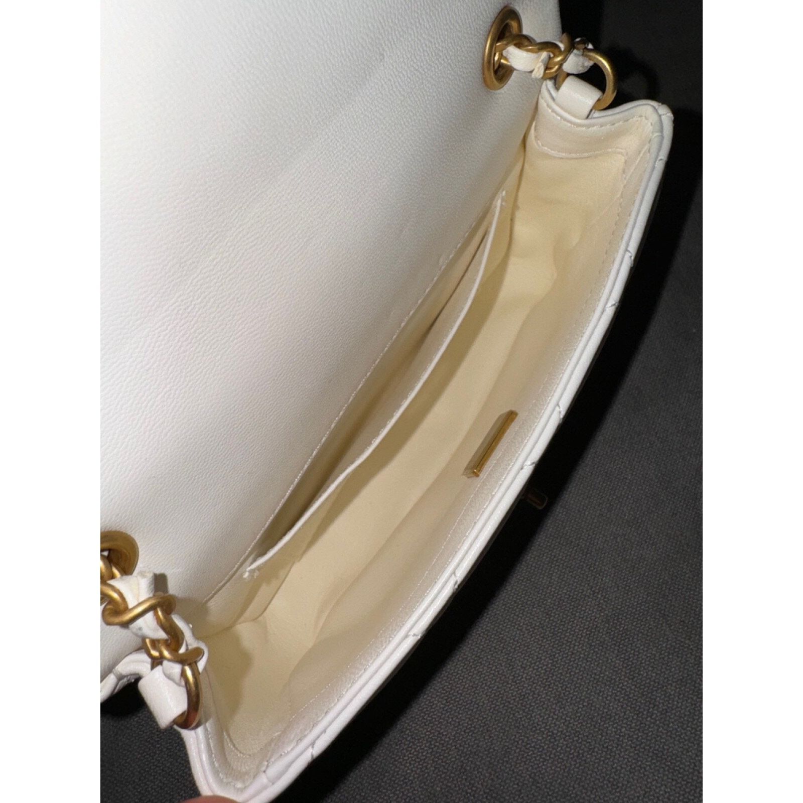 Chanel Chanel Mini Flap Open Heart Gold Logo Shoulder Crossbody Bag Size ONE SIZE - 21 Thumbnail