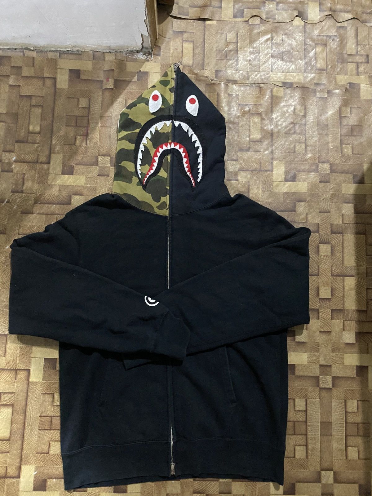 Bape Bape Shark Head Camo Size US XL / EU 56 / 4 - 1 Thumbnail