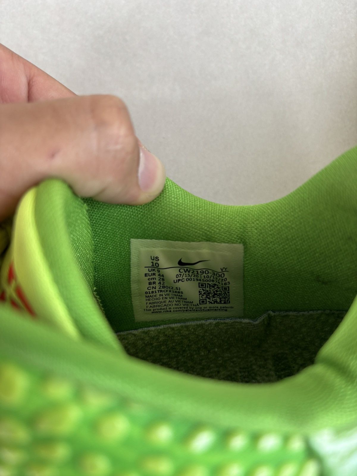 Nike Kobe 6 Proto Grinch 2020 Size US 10 / EU 43 - 8 Thumbnail