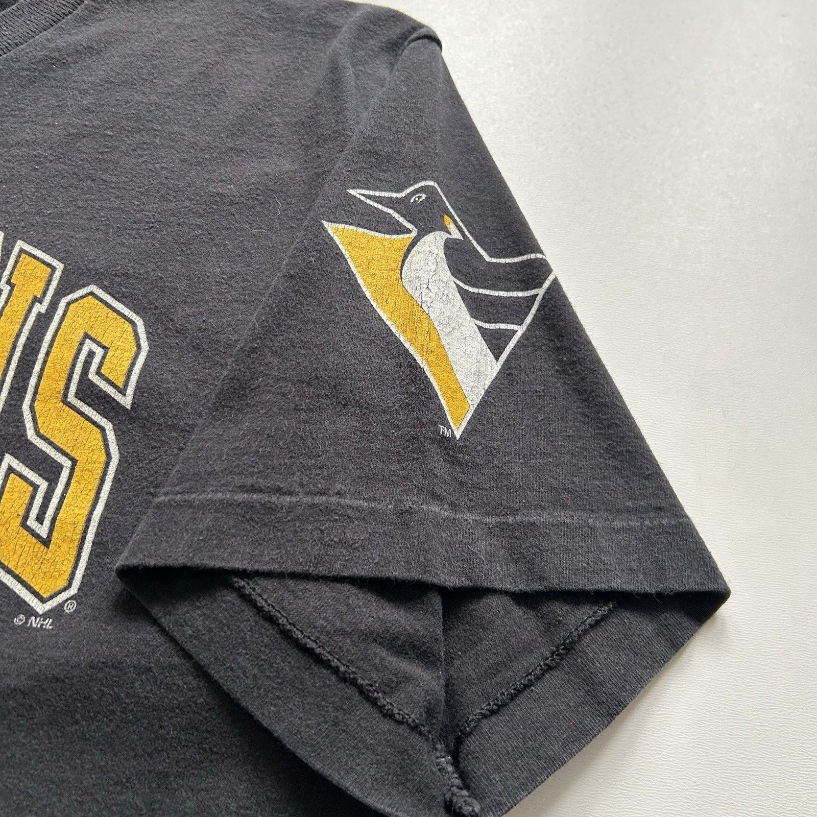 NHL Vintage 90s Pittsburgh Penguins NHL T-Shirt Large Black Rare Size US L / EU 52-54 / 3 - 5 Thumbnail