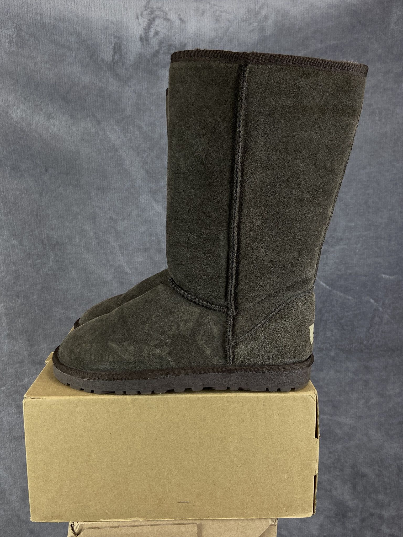 Ugg UGG Classic Black Suede Boots EU 41 Size US 11 / IT 41 - 2 Thumbnail