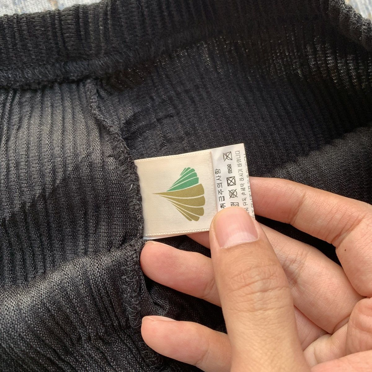 Japanese Brand Japanese Brand Issey Miyake Style Pleatsme Pleats Pants Size US 30 / EU 46 - 9 Thumbnail