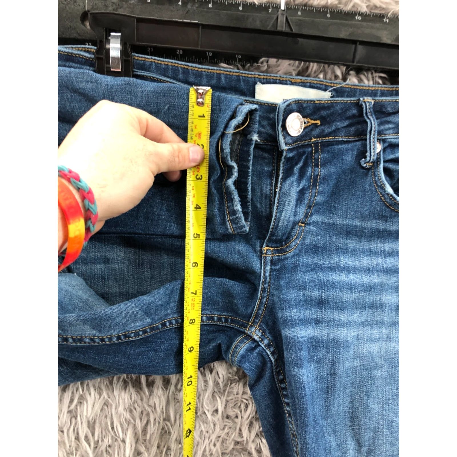 Vintage Maurices Skinny Jeans Size 28 Womens Medium Wash Blue Distressed Denim 5-Pocket Regular Rise Low Waist Size 28" / US 6 / IT 42 - 4 Thumbnail
