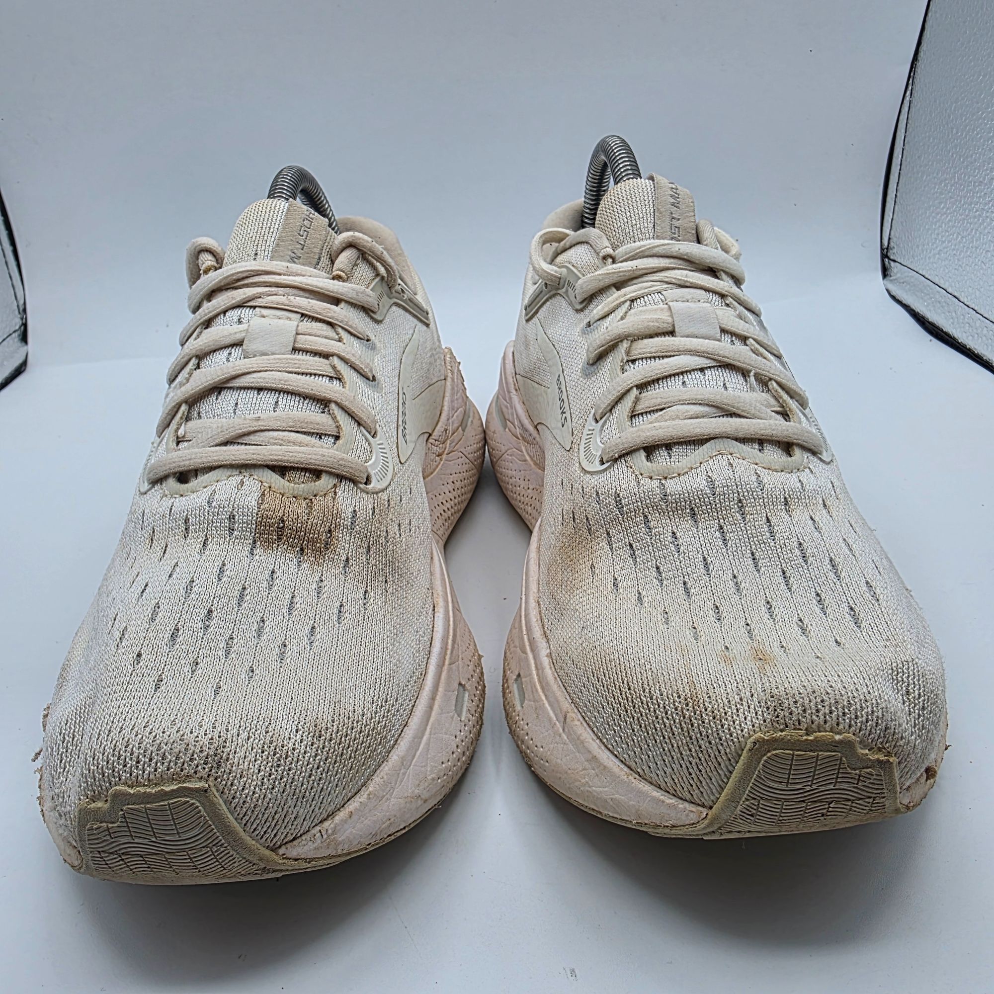 Brooks Brooks Ghost Max Womens Size 7.5 Wide White Athletic Shoes R Size US 7.5 / IT 37.5 - 2 Thumbnail