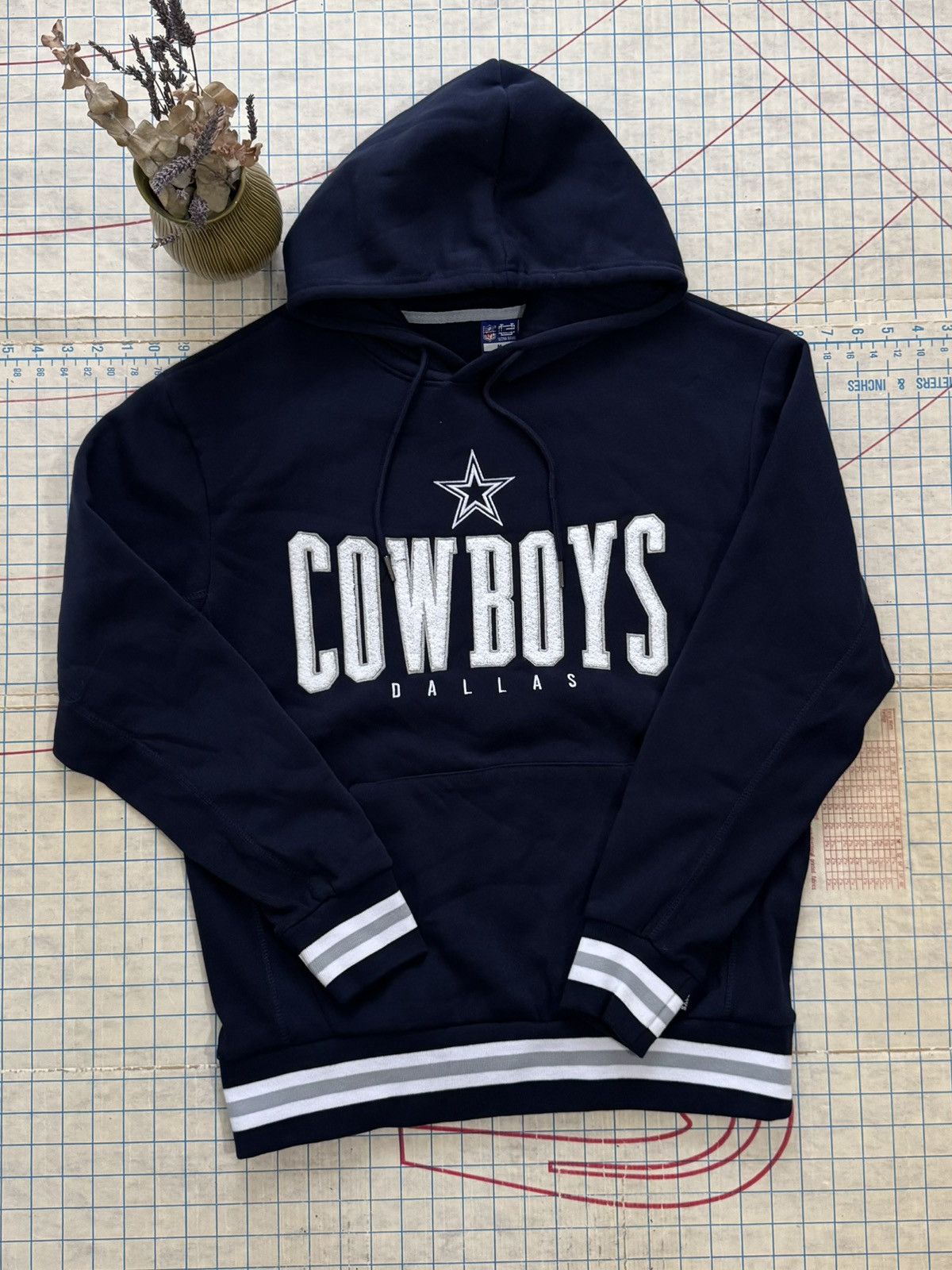NFL NWOT NFL Team Apparel Dallas Cowboys Hoodie Size Medium Flaw Size US M / EU 48-50 / 2 - 5 Thumbnail